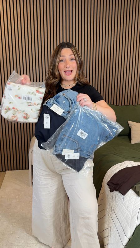 Petite friendly maternity jeans! i’m in a size 28 short (pre-pregnancy I wear a 27 short)

Shorts are 25% off ending today but I should have sized up!

Dress size medium- but not sure if I should keep!

#LTKBaby #LTKBump #LTKFamily