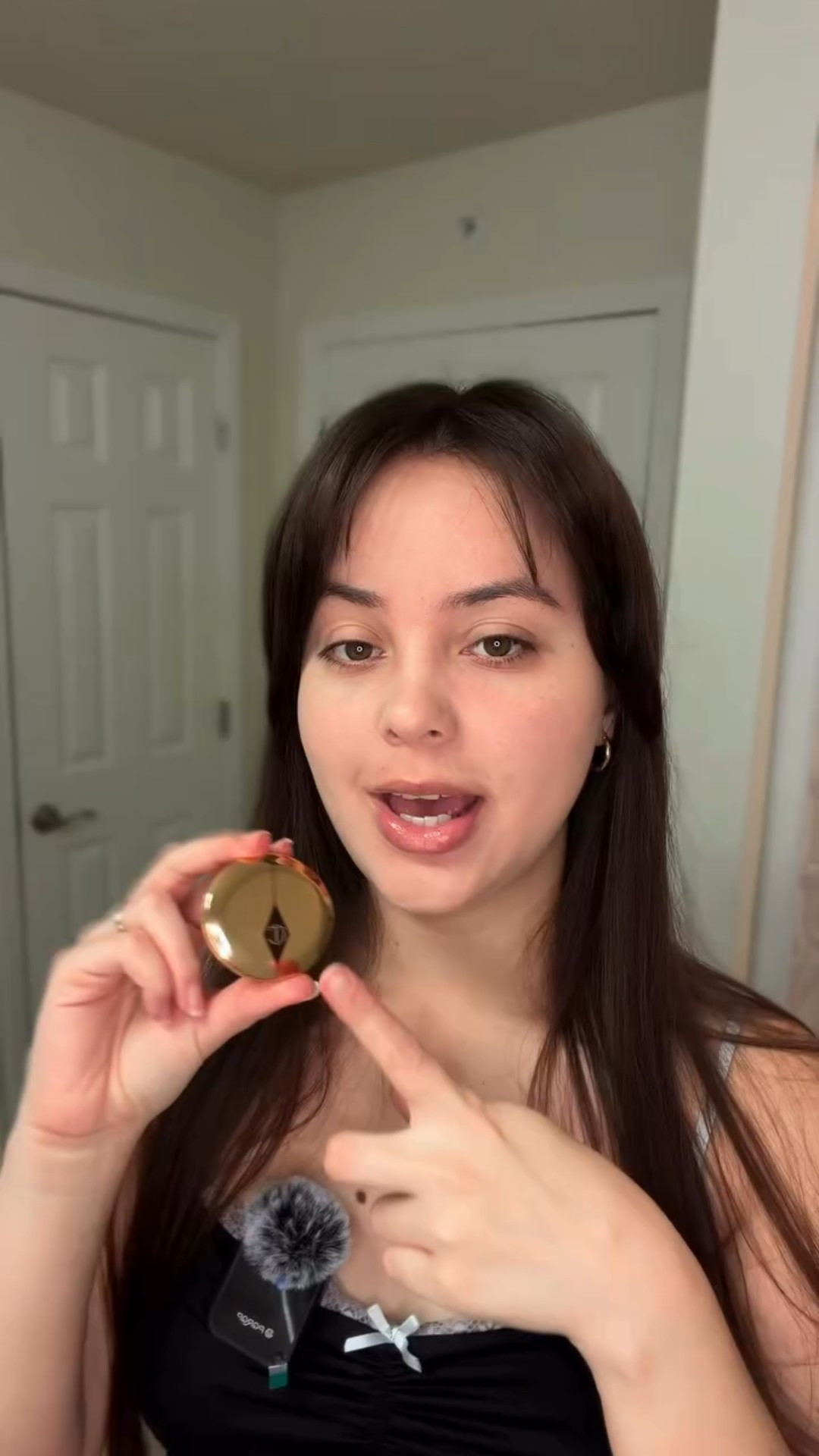 GRWM💄No sean crueles 🥲Claramente no soy profesional, pero con mi video anterior ya recibí correcciones, así que terminaré de publicar estos días todos los videos que tenía, y más adelante haré otro video mostrando lo que aprendí de mi maestra favorita de maquillaje 🤭 Link en bio y recuerden un 15% en su primera compra en productos elegibles 

@charlottetilbury #AD #BeautyMustHave #CharlotteTilbury #MagicBeautyStars