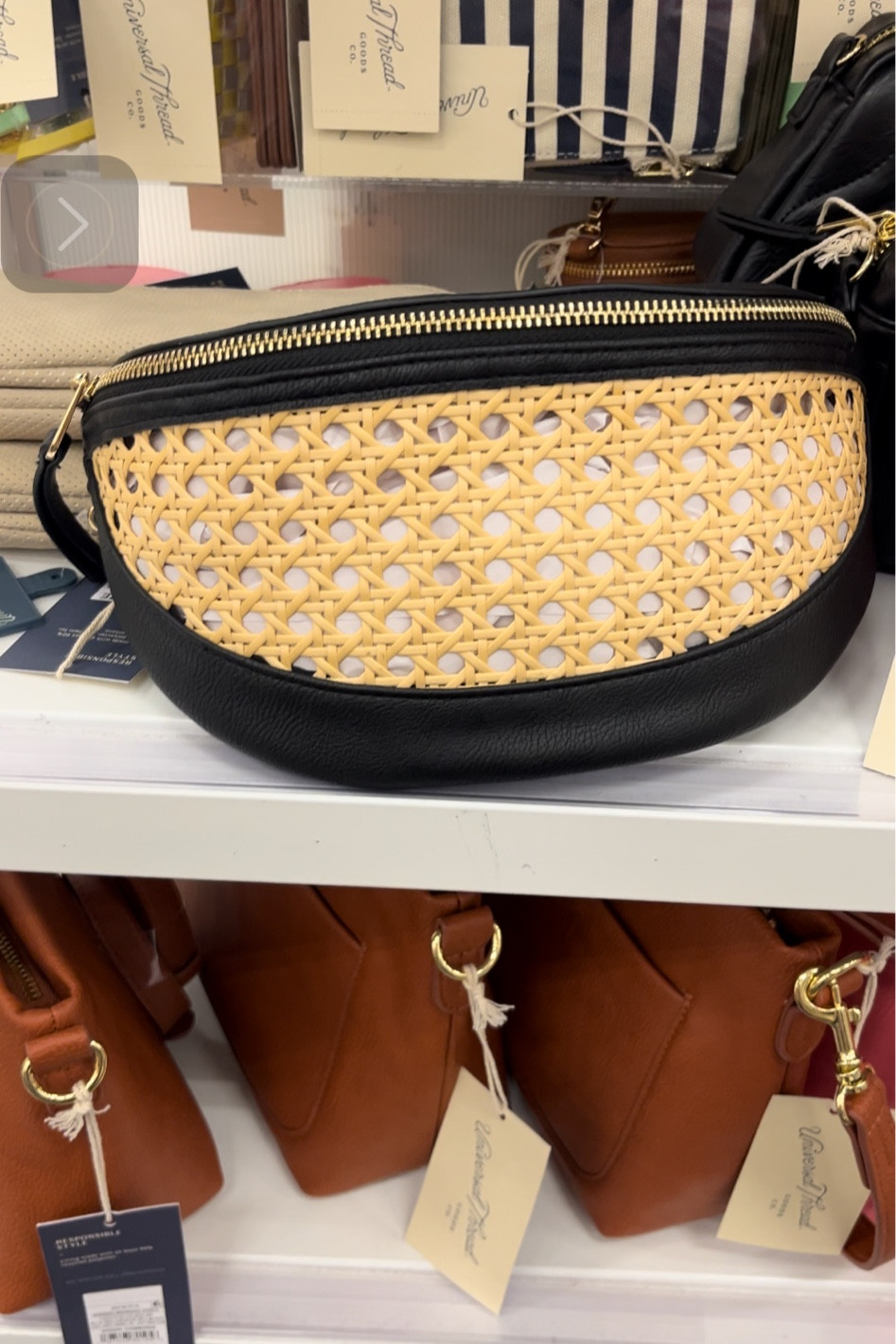 Belt bag in stock! 

#LTKitbag