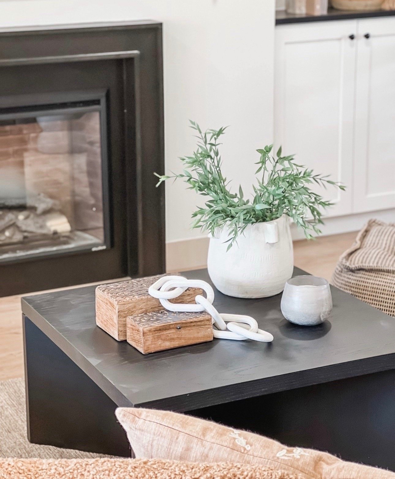 Neutral coffee table decor

#LTKOver40 #LTKHome #LTKdayinmylife