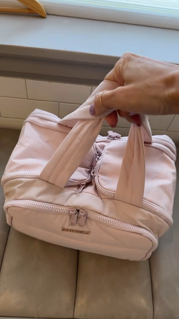 •AMAZON TOILETRY BAG• When I got this bag I knew it would hold a lot of stuff but my gosh I had no clue just how much! And I love that it’s deep so it holds my tall bottles. A must-have for travel!

#traveltips #amazonfinds #founditonamazon #travel #packingtips #amazondeals #primeday

#LTKSaleAlert #LTKTravel