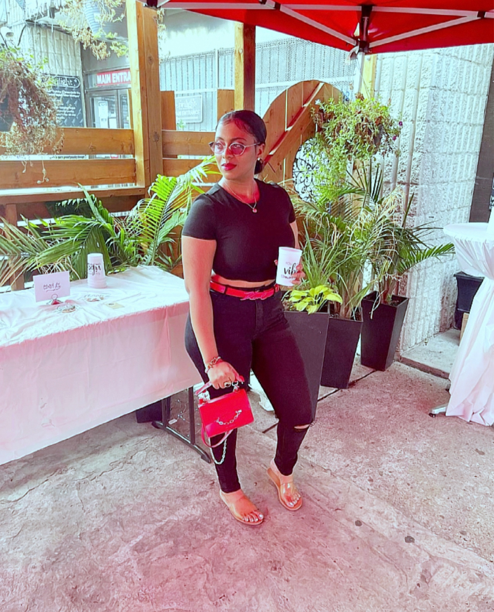 Black Pink collab 😍 
Karl Lagerfeld mini bag & belt elevate this simple style