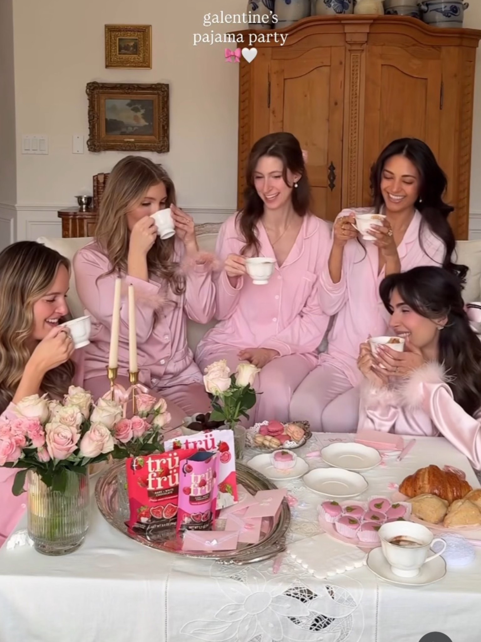 Galentine’s pajama party 🎀  #galentines #girlsnight

#LTKootd #LTKdayinmylife #LTKgrwm