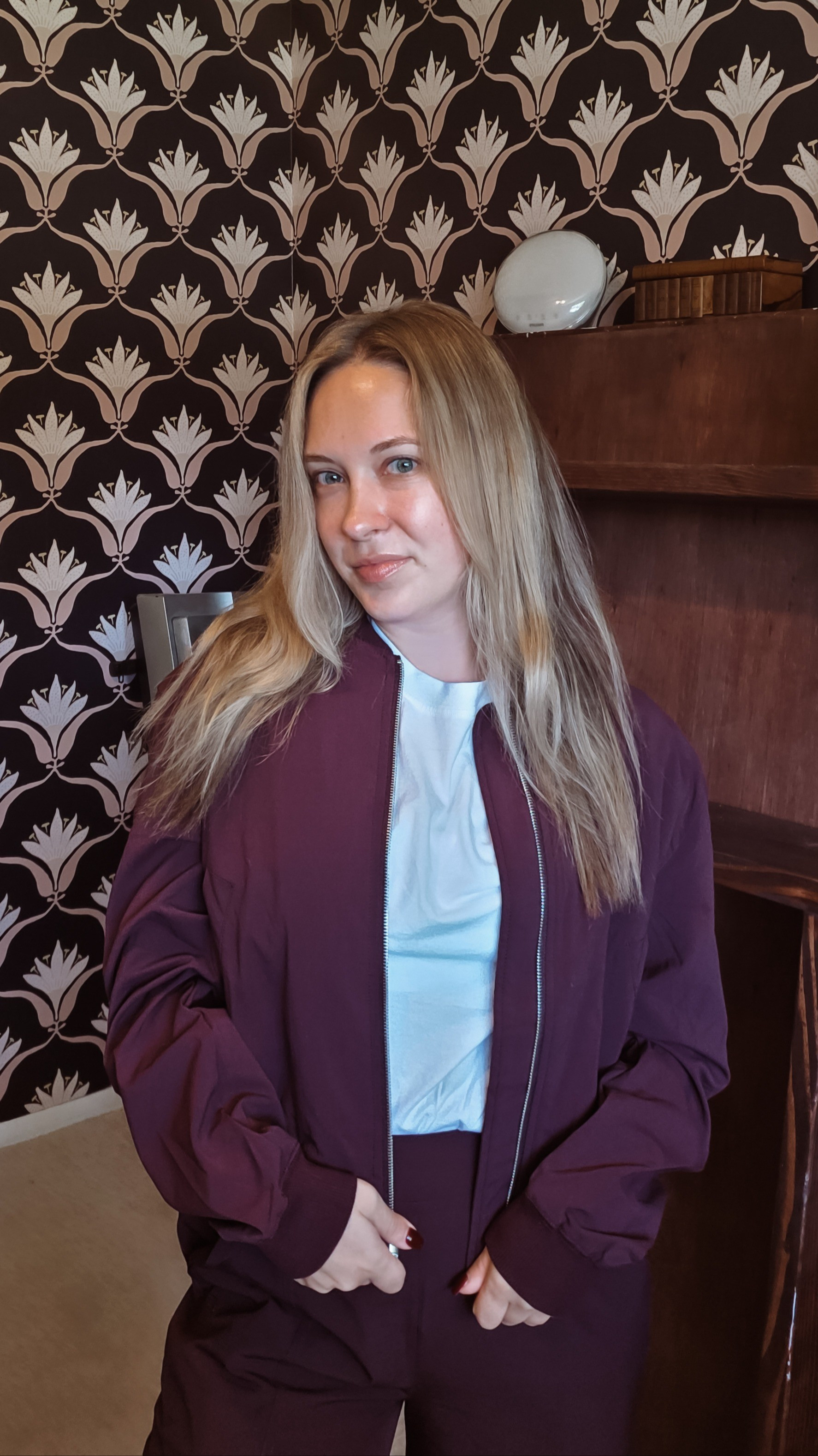 this burgundy set is perfect for fall, but it sold out so fast from Fabletics! will restock soon. wearing a size small in all.

#LTKSeasonal #LTKActive #LTKPetite