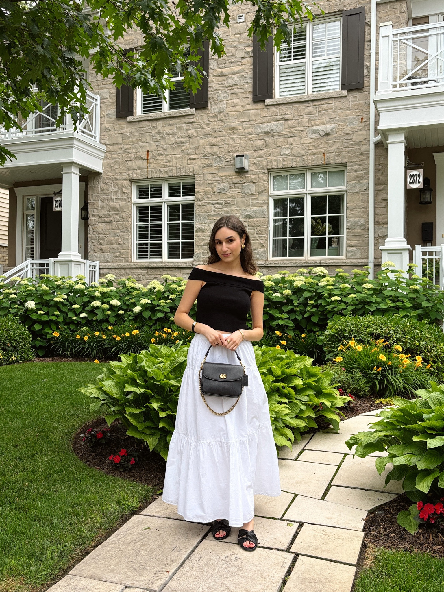 The perfect white poplin skirt for summer 🤍