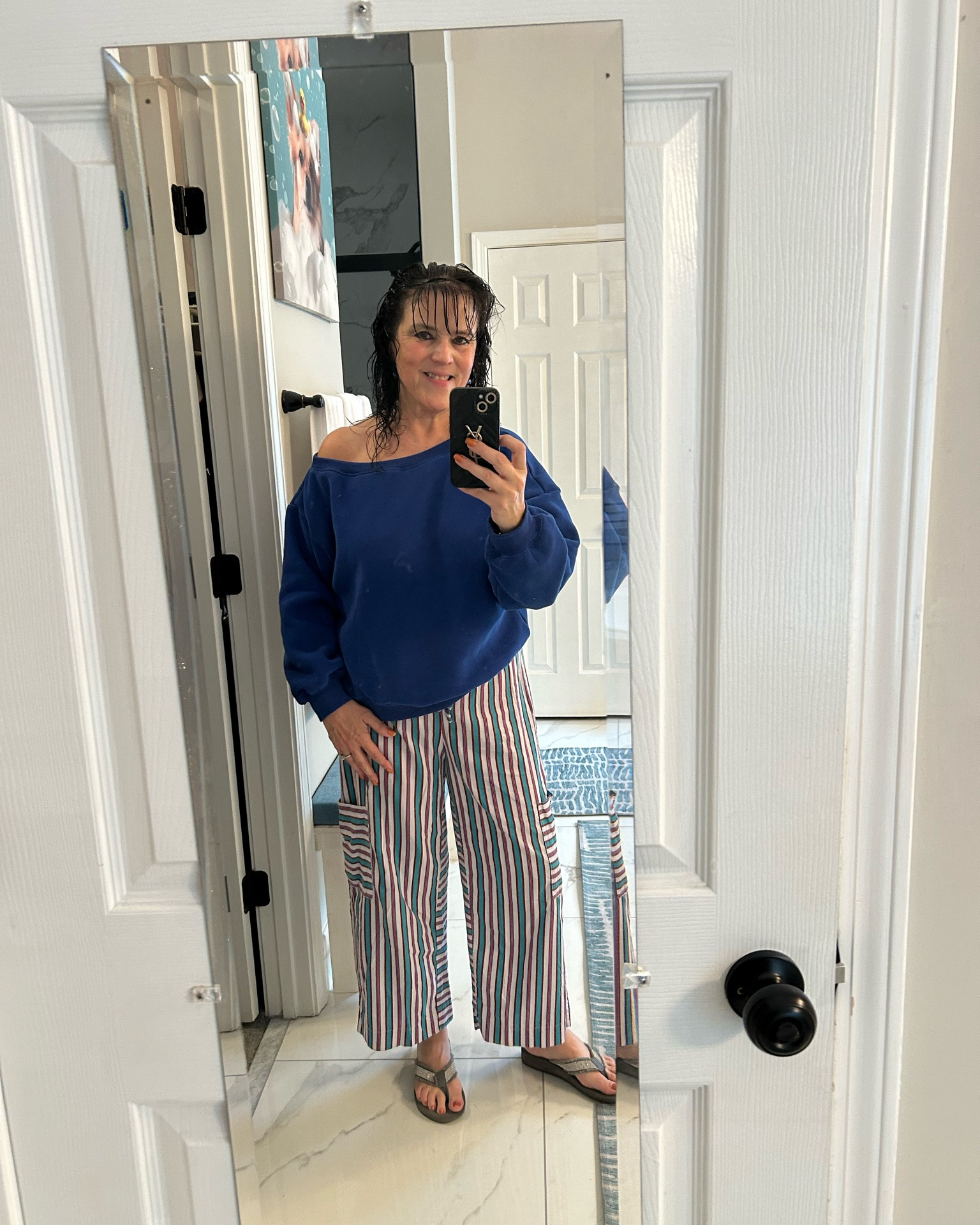 Ready for an afternoon of football!! 🏈
Royal blue off-the-shoulder sweatshirt, loose striped wide-leg pants, and flip-flops — comfy enough to cheer from the couch, cute enough to actually leave the house. Game-day comfort that still feels put together.
Always be confident, ladies 💋
Are you watching from the couch or heading to a watch party?
#over50fashion #styleover50 #antipoochoutfit

#LTKvlog #LTKMidsize #LTKootd