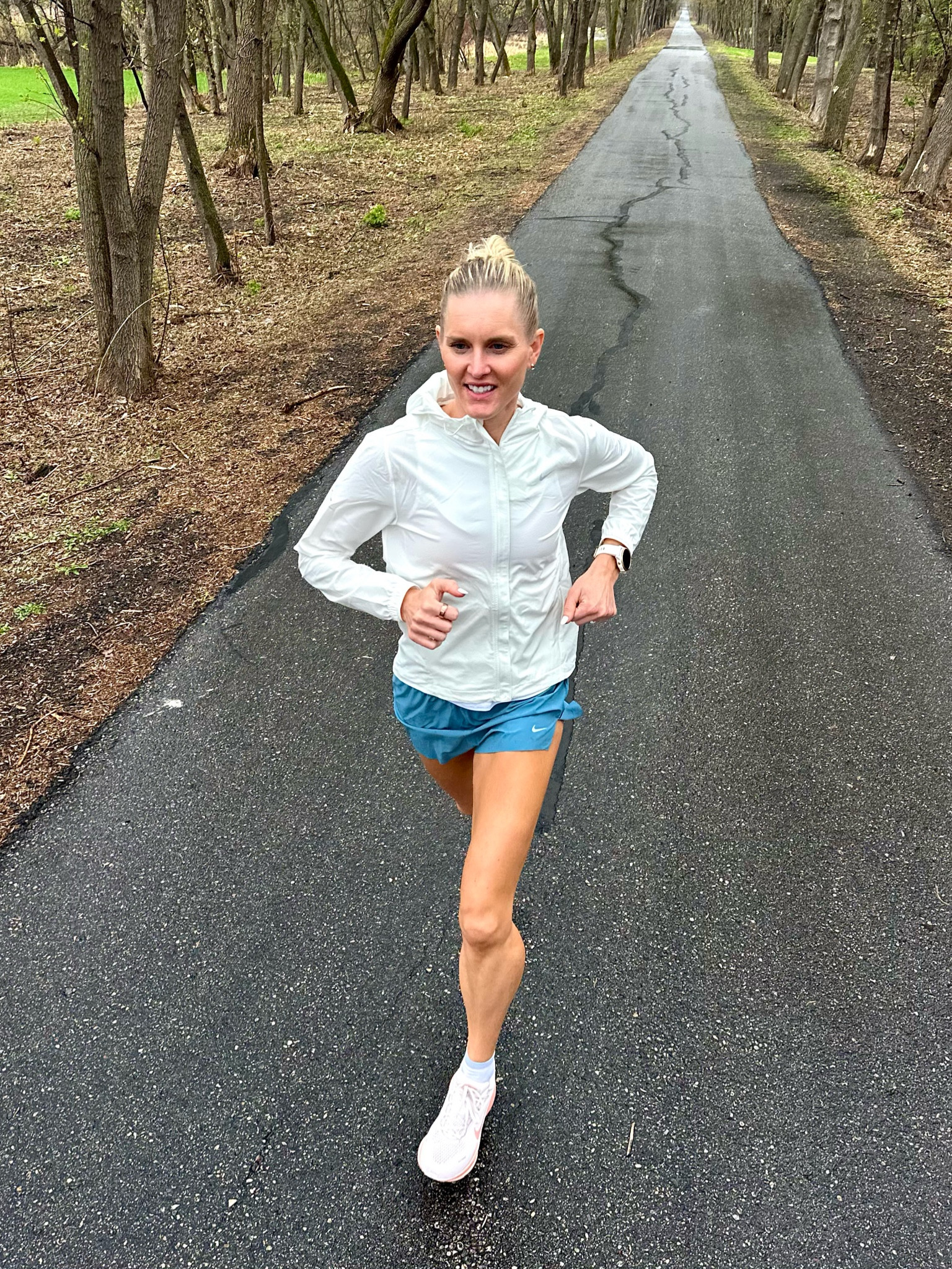 Nike running items I can't get enough of! Cute + functional, which is exactly how I want my running clothes to be. 🤍🩵

jacket - XS
tank - XS
sports bra - XS
shorts - S (size up!)
shoes - go up if in between sizes

@nike #teamnike #ad
