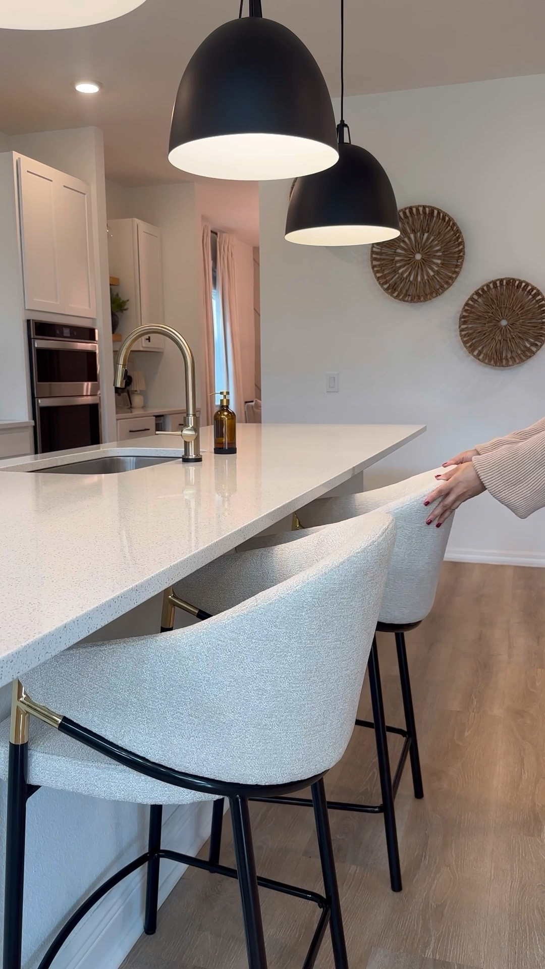 My bar stools are currently on sale! 🫶😍



Kitchen refresh
Bar stools
Bar counter
Luxe furniture
Luxe look
Home decor
Modern decor
Minimal home decor






#LTKHome #LTKSaleAlert