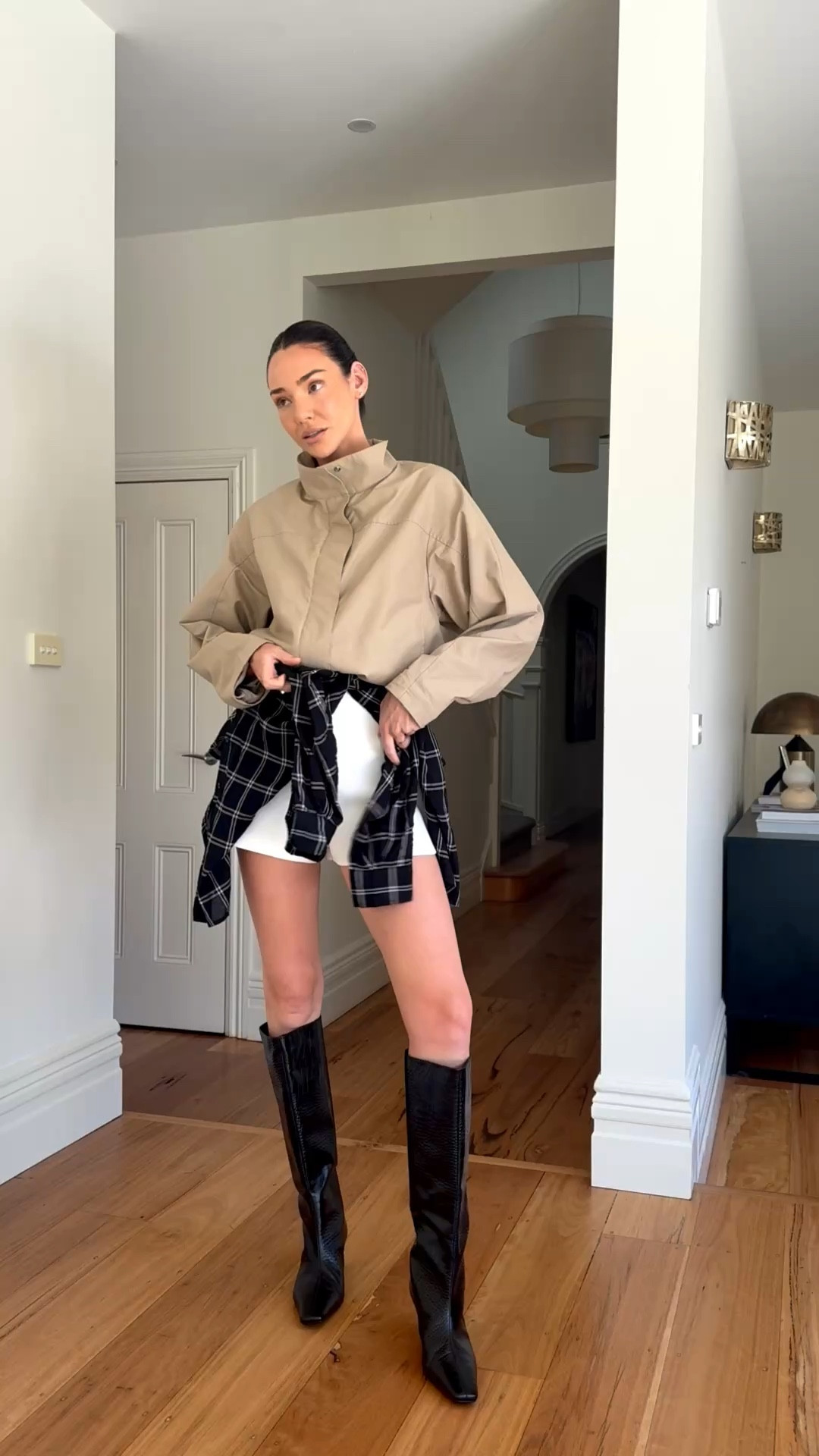 Beige spray jacket 
White high waisted shorts 
Oversizedshirt 
Knee high leather boots
Oversized sunglasses 


#LTKaustralia #LTKautumn