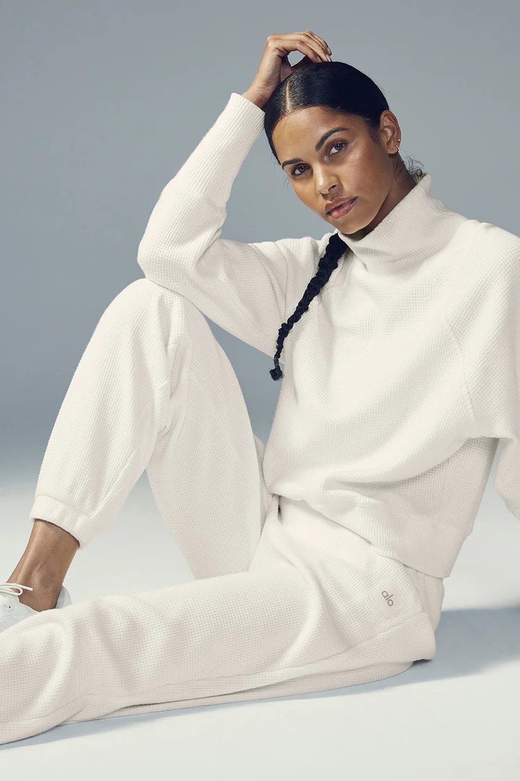 Waffle Weekend Escape Jogger - Ivory | Alo Yoga (US)