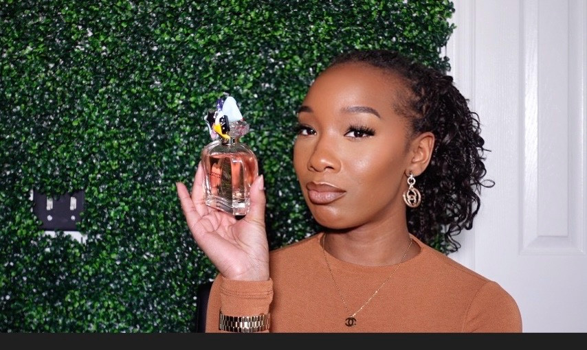 Check out one of my favorite fragrance Marc Jacobs "Perfect". Details below.

#LTKbeauty