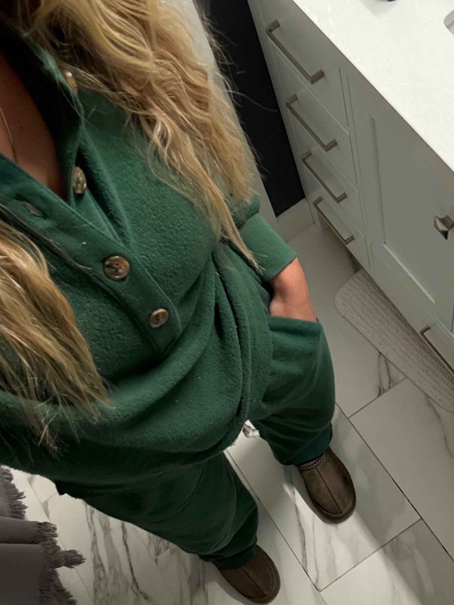 Love this set😍

#americaneagle #winteroutfit #loungewear #sweatpants #sweatset 



#LTKootd #LTKSaleAlert #LTKHome