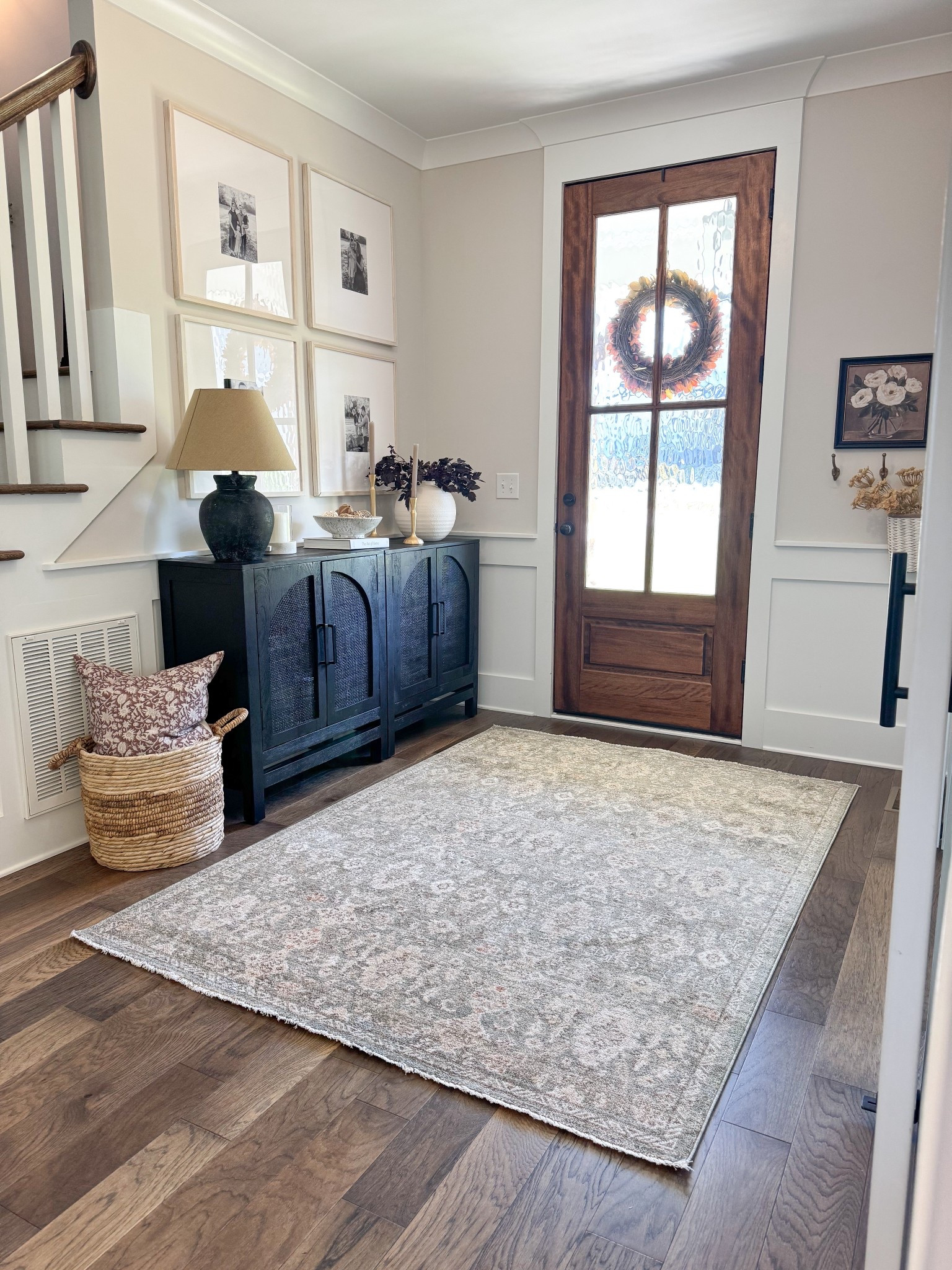 Home lately

Modern transitional home, entryway decor, modern organic entryway, console table, entryway ideas, foyer design, transitional home, modern organic home, fall home decor, fall decorating ideas,
Fall decor, transitional rug, Loloi rug, Chris loves Julia, neutral rug, modern rug, entryway rug 

#LTKHome