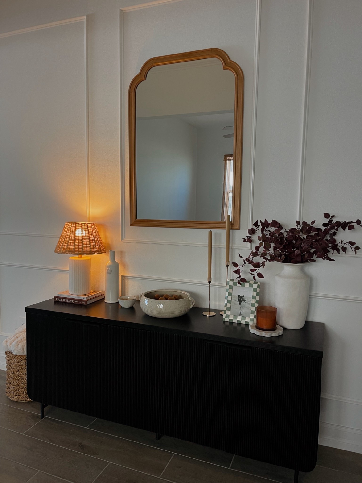 entryway details ❣️✨

#LTKFamily #LTKSeasonal #LTKHome