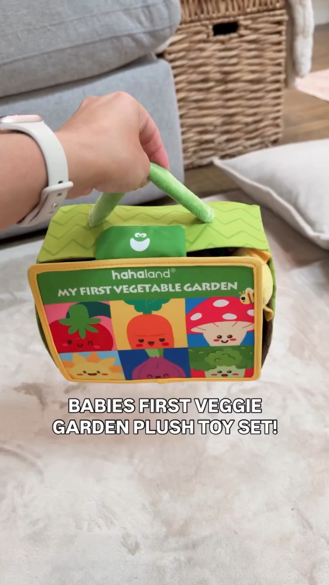 The cutest toy for my 6 month old!! This is a mini veggie garden for them to hold and play with and each item has a different feel, texture or sound! 

#babytoys #babyactivities #6monthsold #6months

#LTKBaby