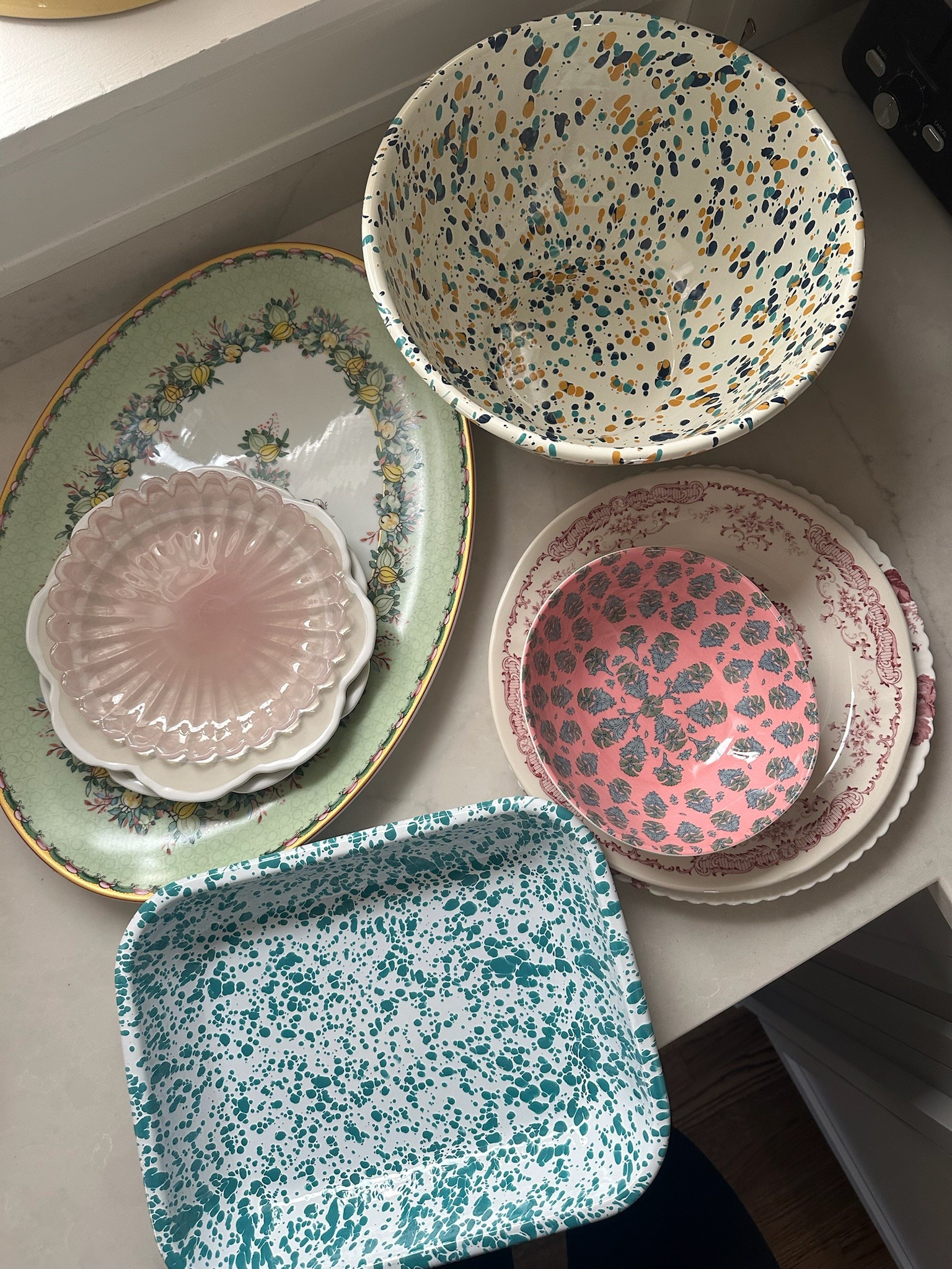 I’m trying to add more color and fun to my videos with these cute platters! 🌸

serving platters | kitchen items | fun serving dishes