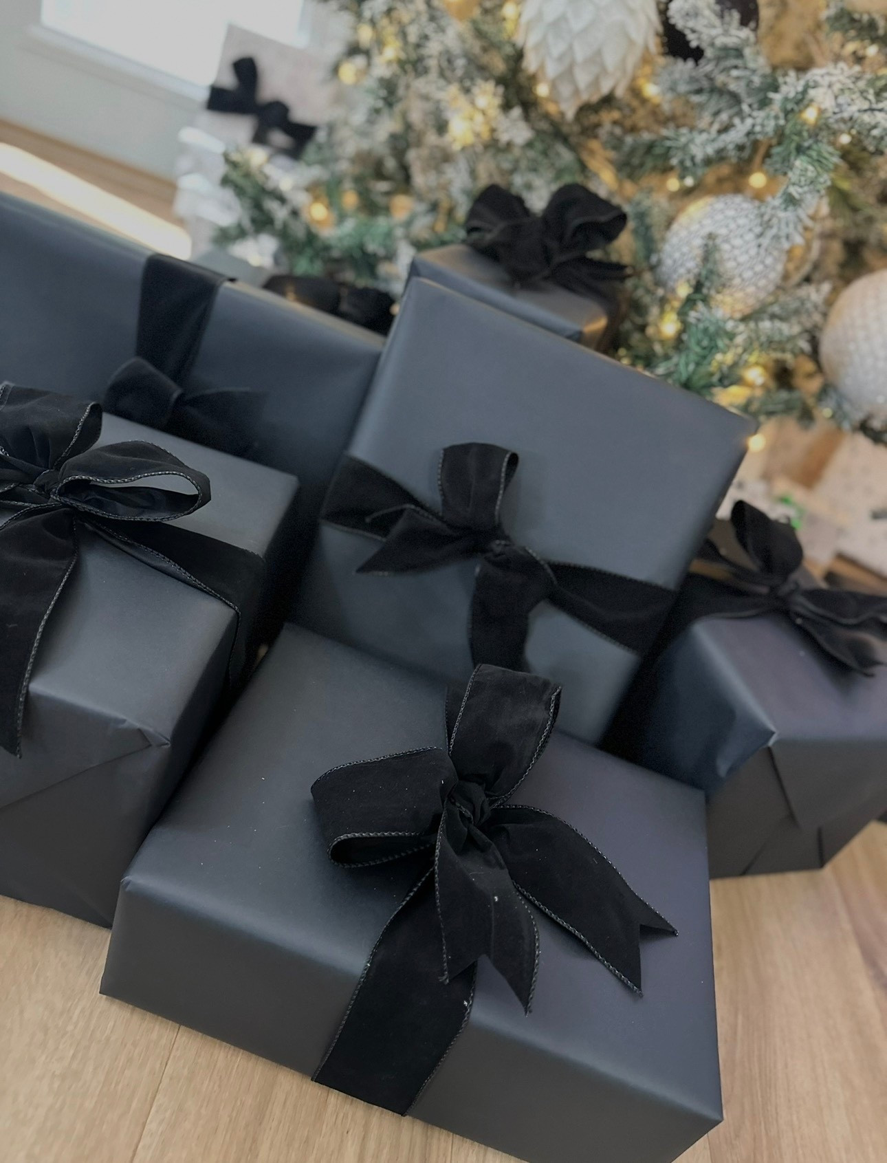 Amazon gift wrapping 🖤 

#LTKSeasonal #LTKGiftGuide #LTKHoliday