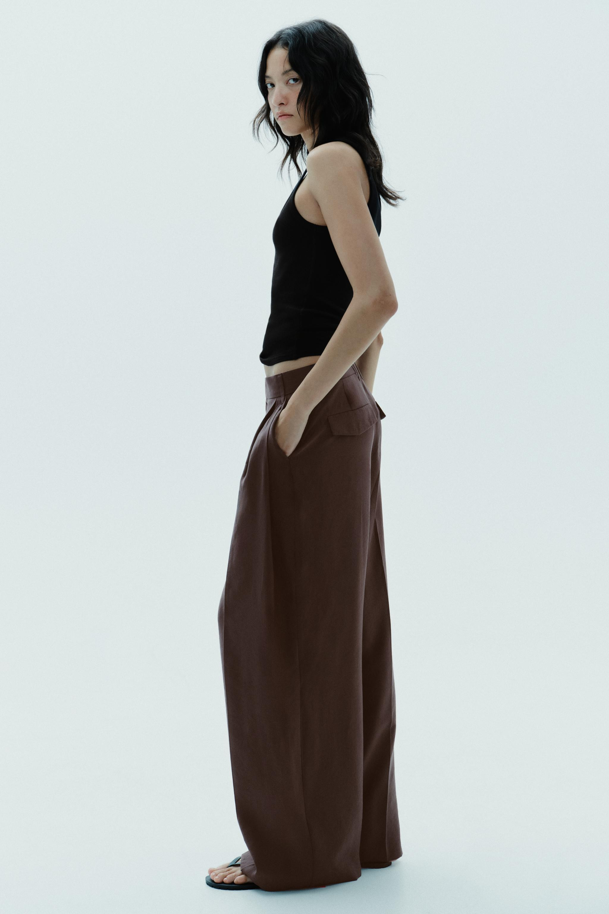 HOSE MIT DOPPELT ZIERFALTE UND PATTEN | Zara DE