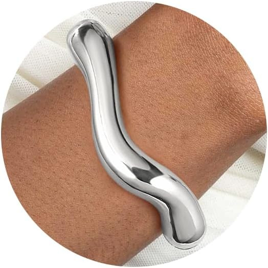 2Pcs Bangle Bracelets for Women Gold Arm Cuff 14k Gold Plated Chunky Gold Bangle Set Hinged Cuff ... | Amazon (US)