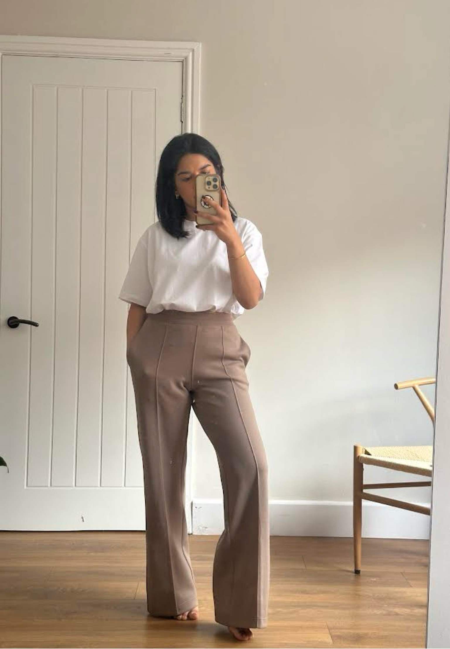 Uniqlo, summer outfit, casual outfit, white t-shirt, white tee, brown joggers, brown trousers, casual outfits, summer outfits

#LTKxUNIQLO #ThisIsMyBestT

#LTKsummer #ThisIsMyBestT #LTKxUNIQLO