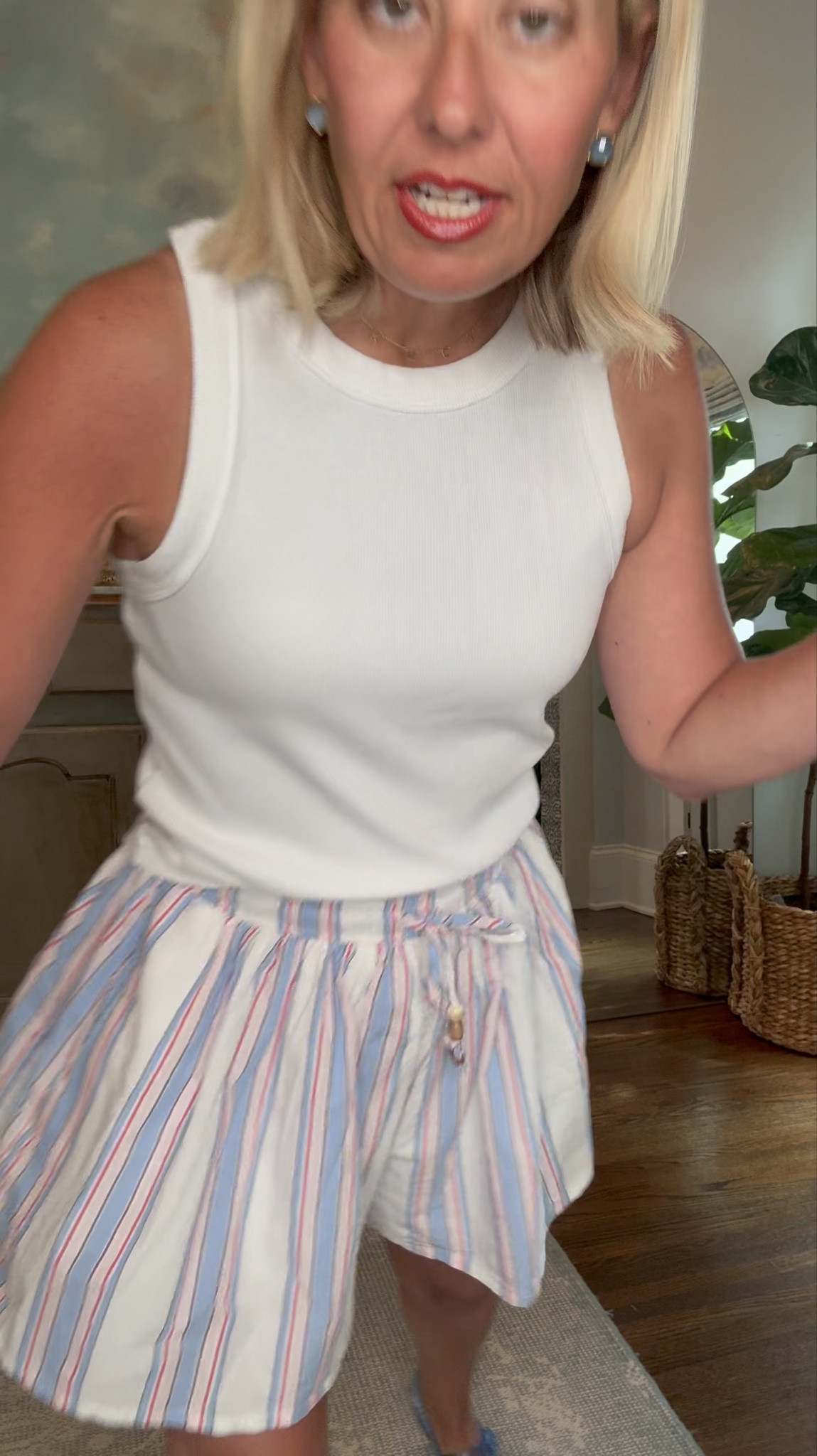2 style tank tops I swear by… so much u have multiple sizes in!

Gonna link the tee that’s a similar fit in case you just can’t do a tank!


#LTKootd #LTKSeasonal #LTKSaleAlert