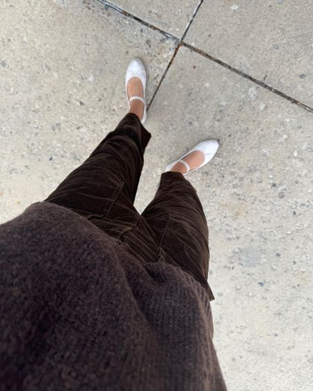 really into brown right now and doesn’t hurt that these corduroy pants are the comfiest things! 

#LTKshoecrush #LTKstyletip #LTKworkwear