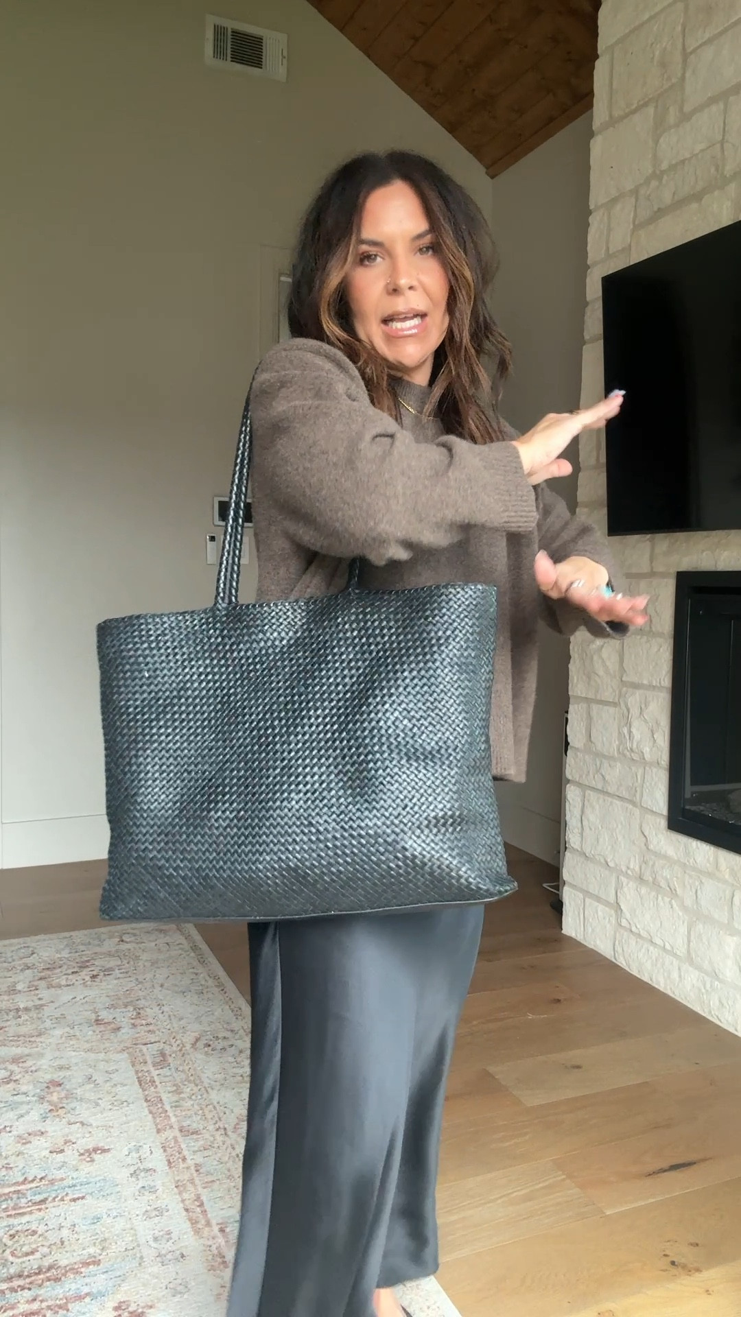 Quince items I can’t stop wearing, 
Silk skirt I have in multiple colors: size large
Cashmere sweater: XL
button up top: XL

@onequince 
#quincepartner

#LTKgrwm #LTKMidsize #LTKWorkwear

#LTKmomlife #LTKMidsize #LTKWorkwear