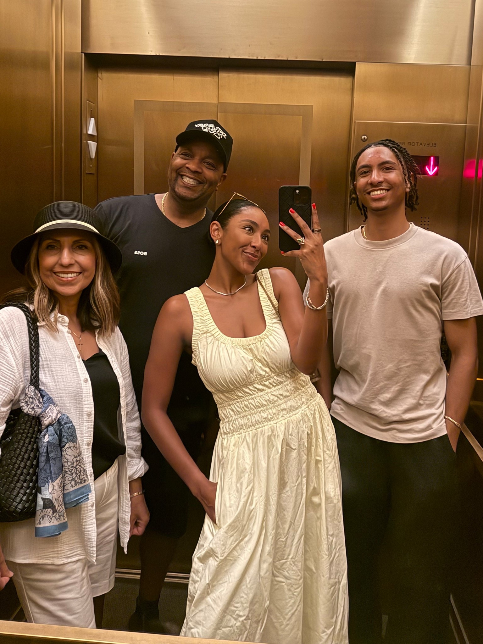 The perfect dress to stroll in the cihe'll

#LTKSeasonal