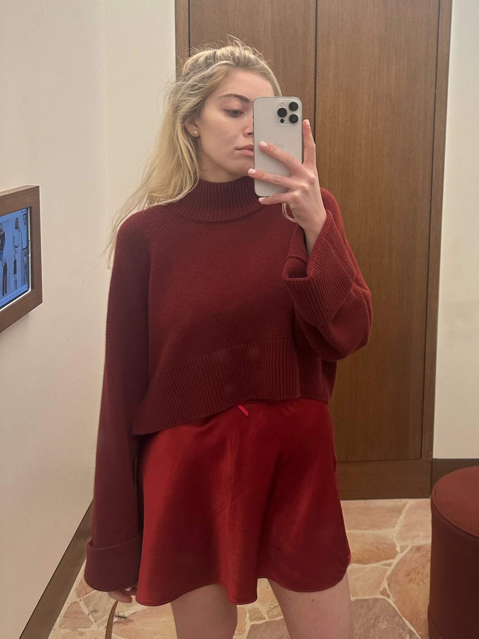 My Christmas fit

LTKFestiveSaleNL #LTKHoliday #LTKSeasonal