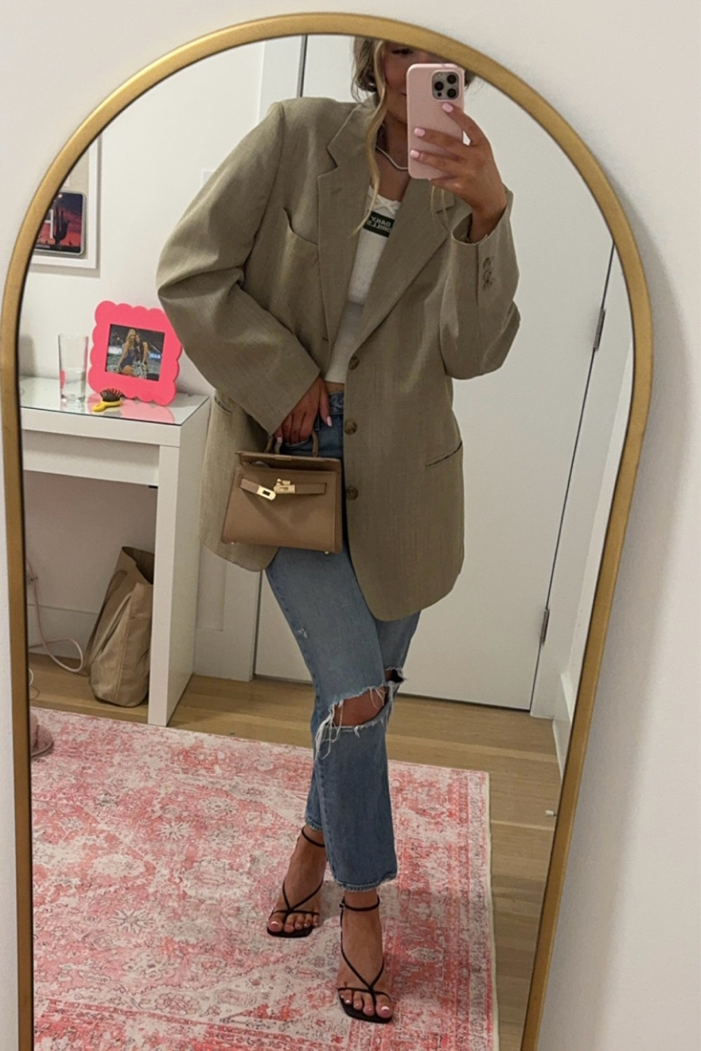 outfit to go get margaritas!! 🤸🏼‍♀️ 

outfit of the night | ootn | night out outfit | getting drinks outfit | date night outfit | girls night outfit | daily drills tank top | oversized blazer outfit | steve madden heels | mini kelly outfit | straight leg jeans | straight jeans | kathleen post outfit | black strappy heels | outfit inspo | 

#LTKFindsUnder100 #LTKShoeCrush