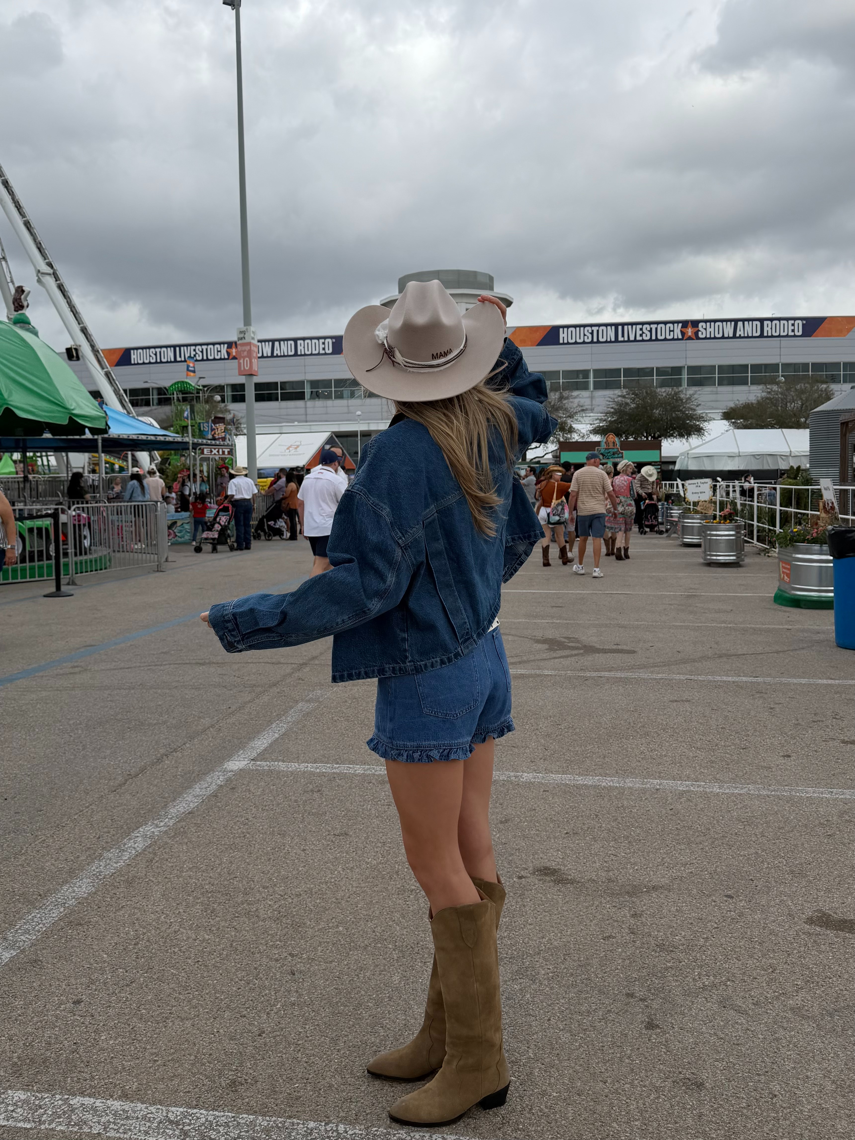 Western outfit perfect for a country concert or rodeo! S in polkda dot top, L in denim jacket, 2 in jean shorts. Size up .5 in cowboy boots! 

 