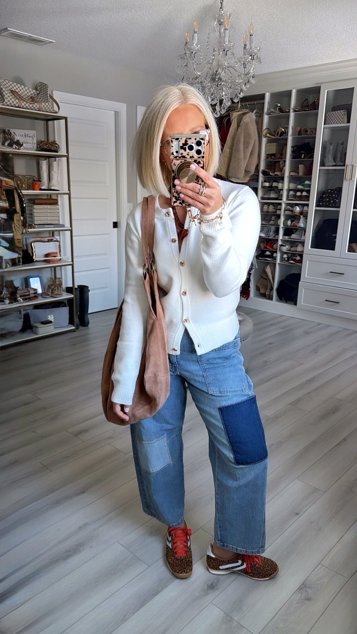 How are we feeling about these jeans???? I kind a like them but I kinda feel like a clown too 😂 Every time I’ve seen them on other people I love them though!!!
⬇️⬇️⬇️
Jeans size 4
Sweater size small
Shoes TTS

#LTKSeasonal #LTKootd #LTKSaleAlert