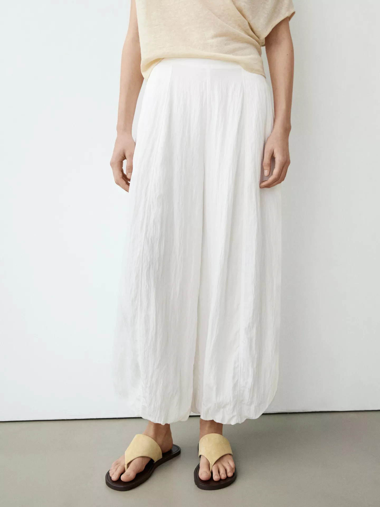 FLOWING SAROUEL TROUSERS WITH TEXTURED DETAIL | Massimo Dutti UK