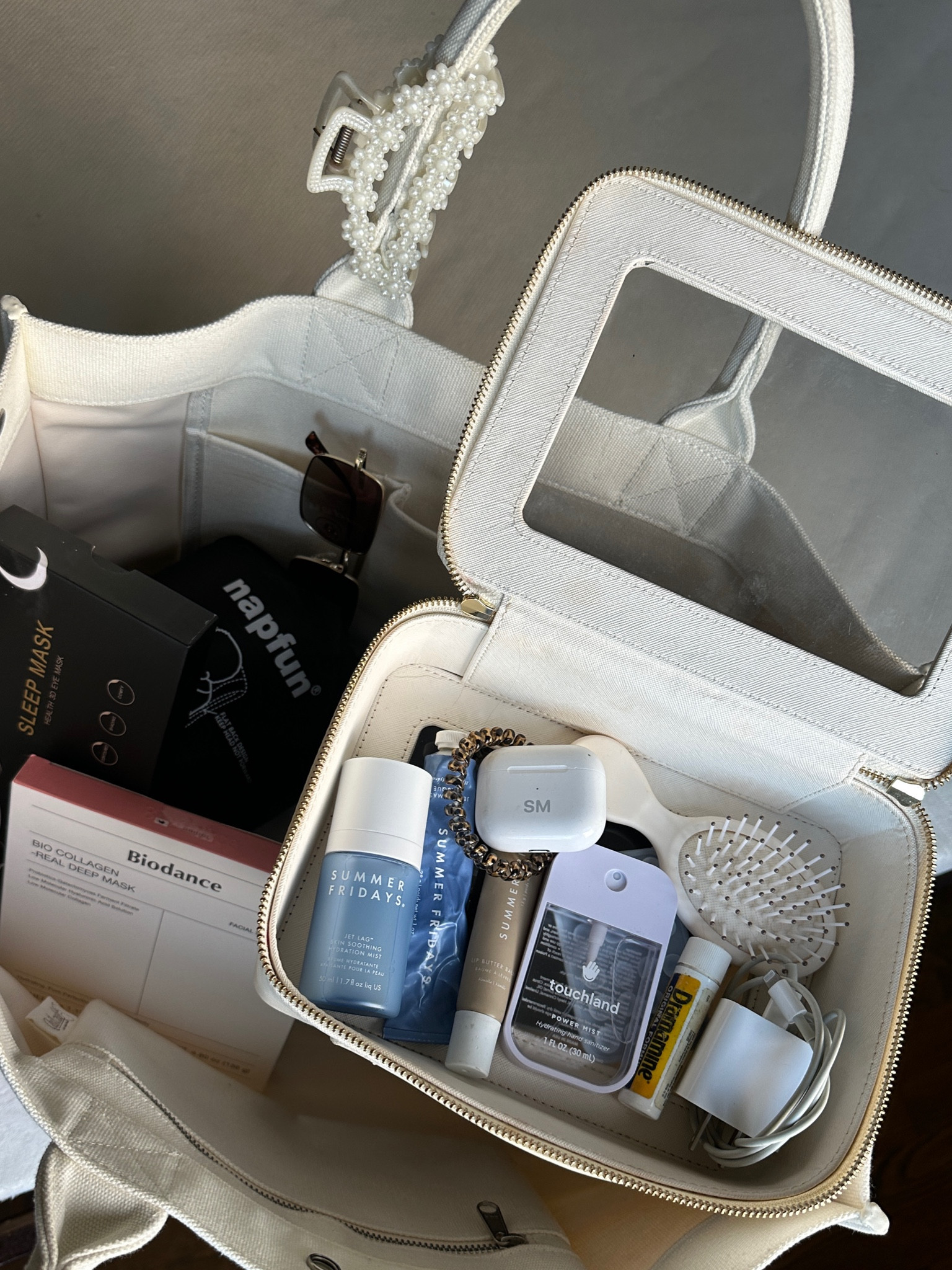 Airplane bag essentials for long flights! 

#LTKTravel #LTKItBag #LTKVideo