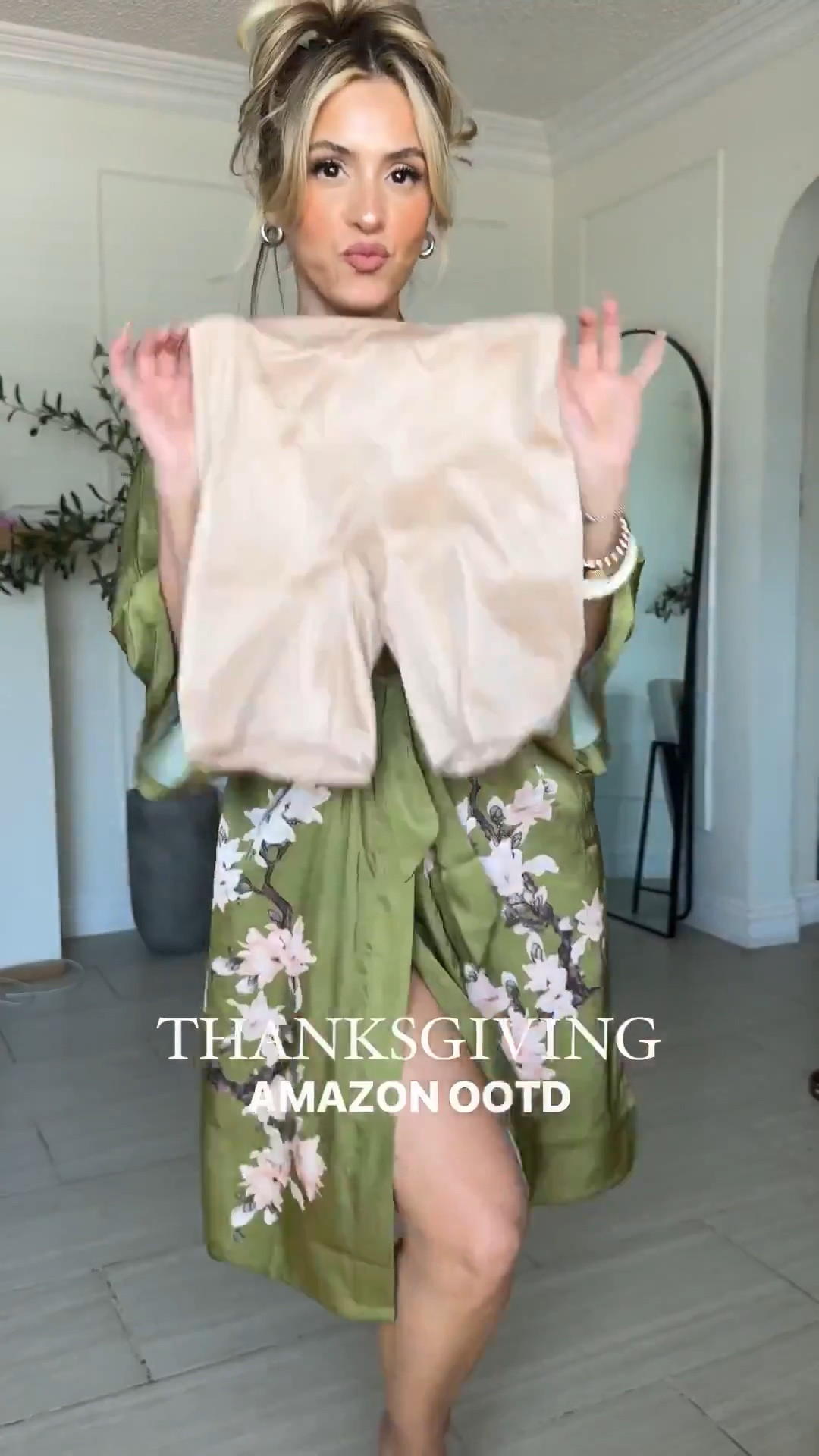 Thanksgiving OOTD😍😍🤎

Small in dress and cardigan! 

Lip kit color: Lipstick Hush Pink / Lip Velvet Hollywood / Lip
Liner Dix Deep Taupe

Guys I'm sorry, but I think the exact boots are sold out  😖 butttt I linked nearly identical ones




#LTKParties #LTKStyleTip #LTKHoliday