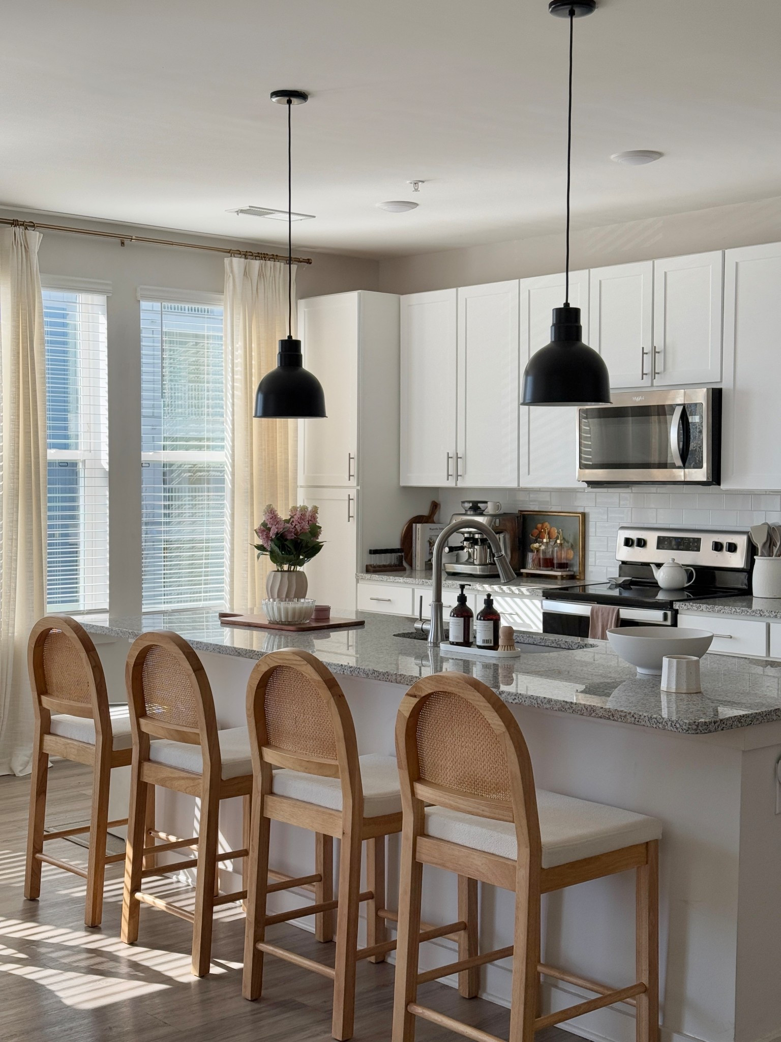 the most stunning bar stools! 

#LTKHome #LTKStyleTip