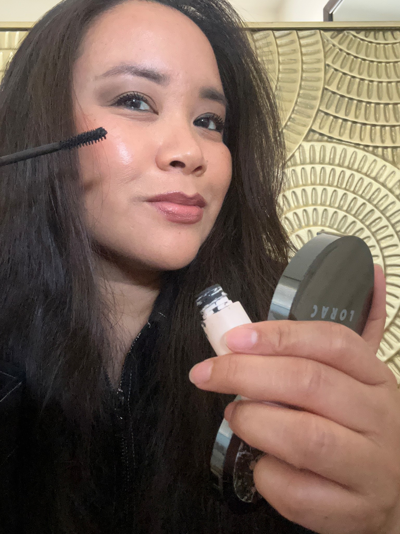 Why I Use TWO Tubes of Mascara (Yes, Really!) 

MASCARA HACK:
How do I get thicker lashes every time?
How do I avoid clumps and still get volume?
How do I make my lashes pop without falsies?
The answer is simple: I use two mascaras -
one dry and one with product. 🙌

Here’s how I apply it using @rarebeauty 
1️⃣ Start with the *dry wand*to separate and prep
2️⃣ Apply *wet/product mascara* for volume
3️⃣ Repeat: dry, product, dry — layer by layer
4️⃣ Finish with the *dry wand* to comb and define

✨ No clumps
✨ No flakes
✨ Just full, fluffy, fanned-out lashes that last all day!

This method has totally changed my makeup routine, and it works with both clean and high-end mascaras

#mascara #makeup #lashtips #lash #makeuptips #grwm 

#LTKBeauty #LTKStyleTip #LTKMidsize