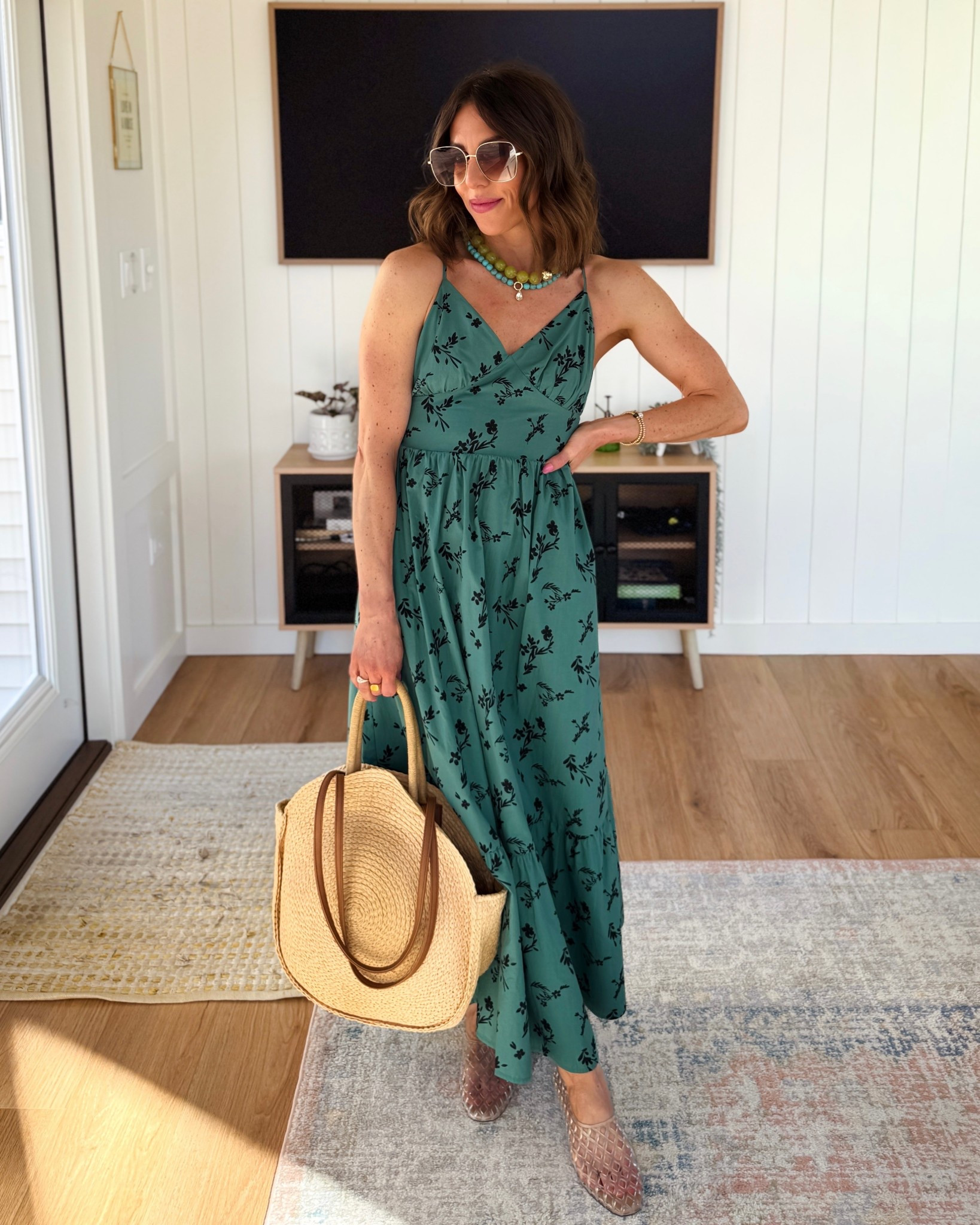 Such a cute dress for spring & vacation! I would say it’s more for the “fashion boob” girlies 🤣🩷

#LTKootd #LTKPetite #LTKOver40