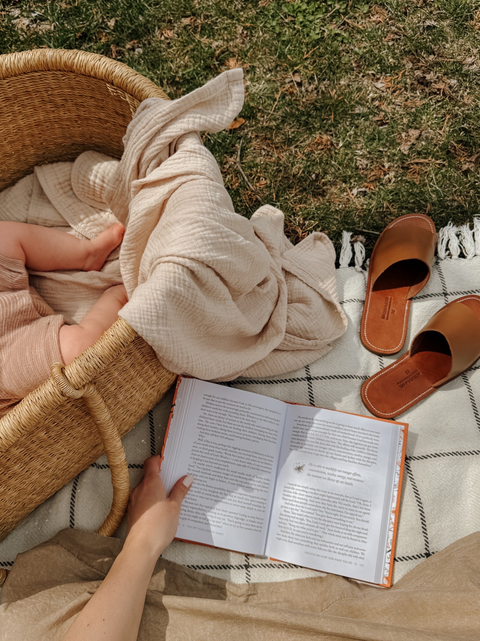naps outside >>

baby boy | bassinet | baby bassinet | 5 months old | sweet baby | reading outside | spring weather | spring activities | spring is here 

#LTKBaby #LTKmomlife #LTKHome
