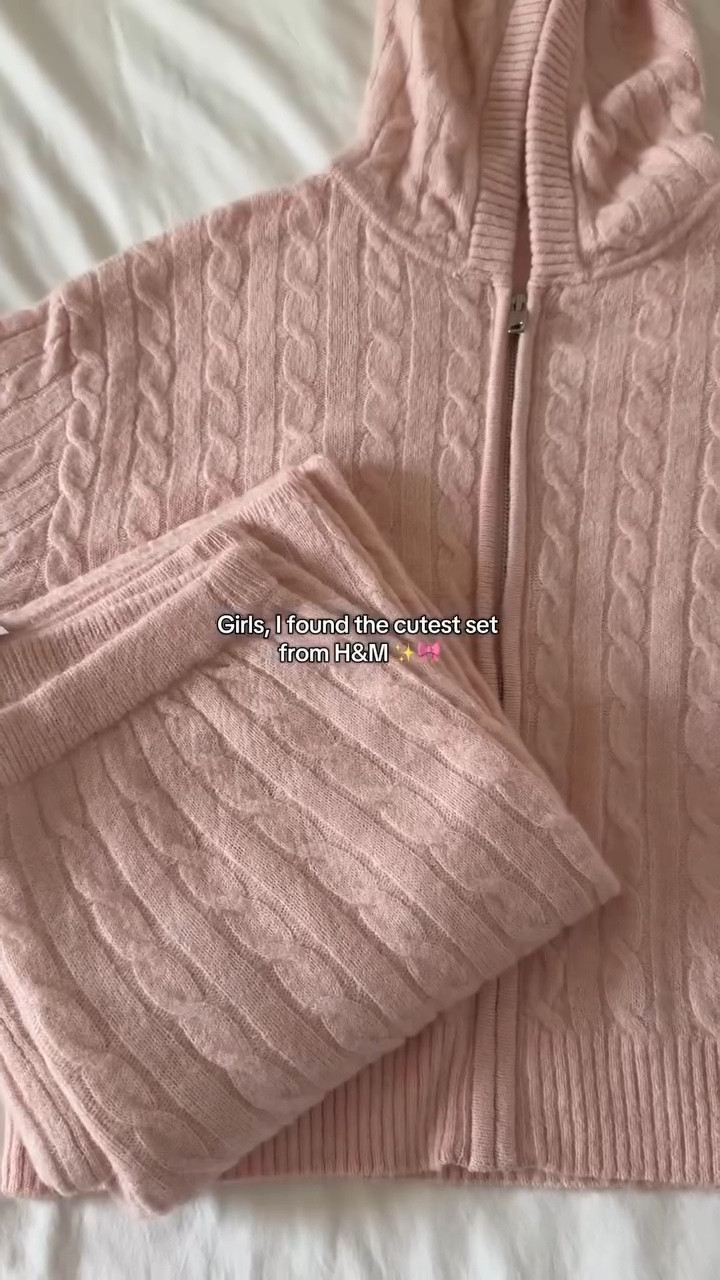 Musthave Set ✨🎀 Kommentiere SHOP für den Link per DM \ Comment SHOP for the link in DM

Folgt für mehr @sheglamms 

Ad 

#set #hm #zweiteiler #rosa #girl