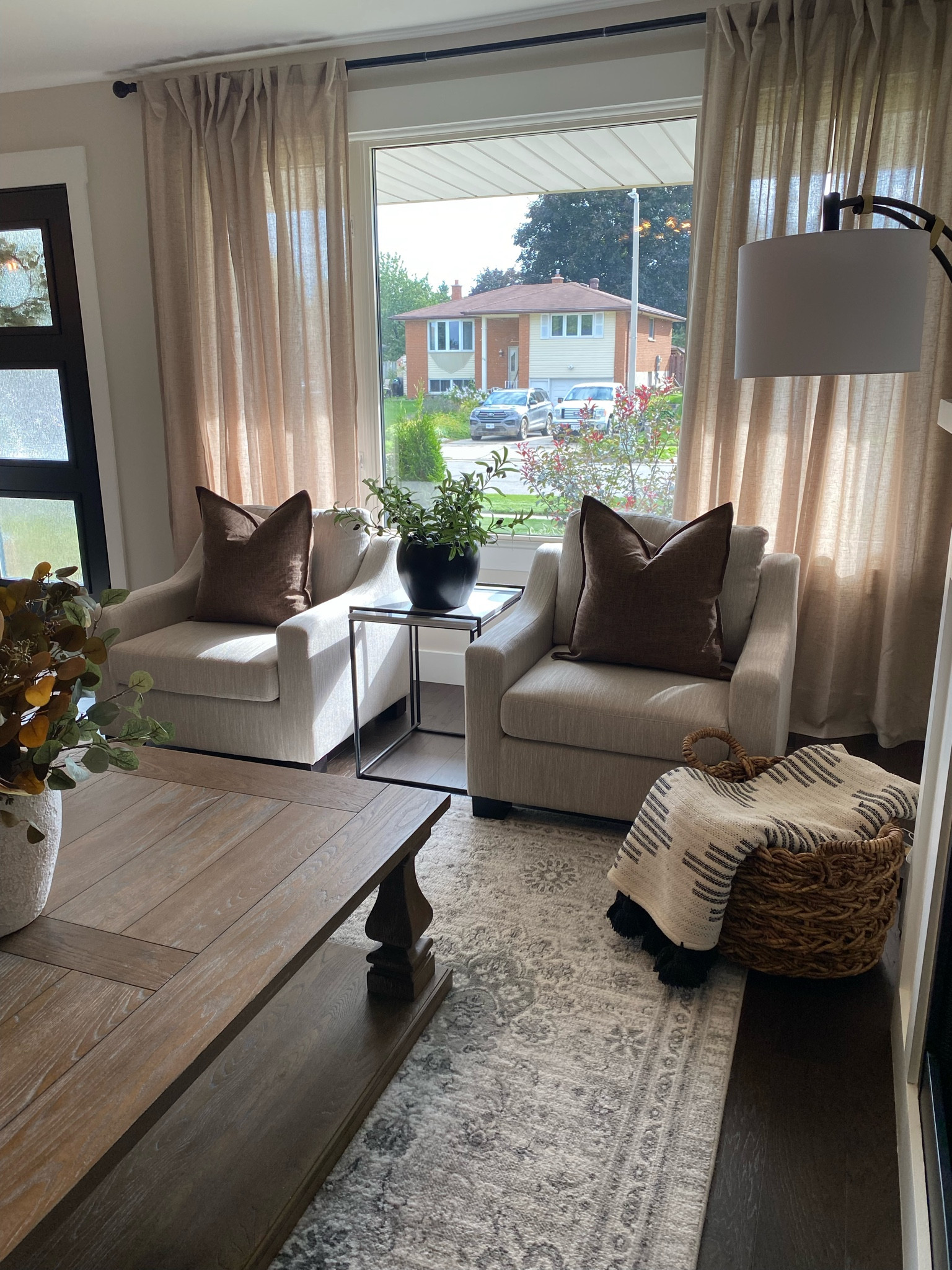 Fall living room decor!

Fall decor, living room, neutral living room, minimal home, warm and cozy home, area rug, coffee table, accent chairs, curtains, basket with blankets, home decor finds, wayfair, target, pottery barn, crate and barrel, Amazon, Ashley furniture 

#LTKfindsunder100 #LTKhome #LTKstyletip