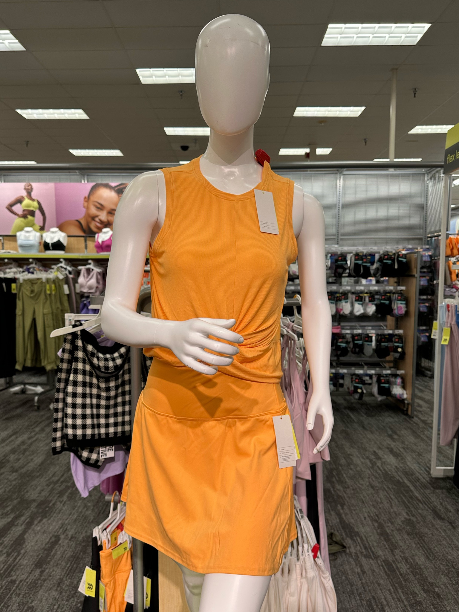 🍊 workout fit love this color 🍊
Follow me @ jetlaggedjury for more 🔗

#LTKstyletip #LTKfit #LTKtravel