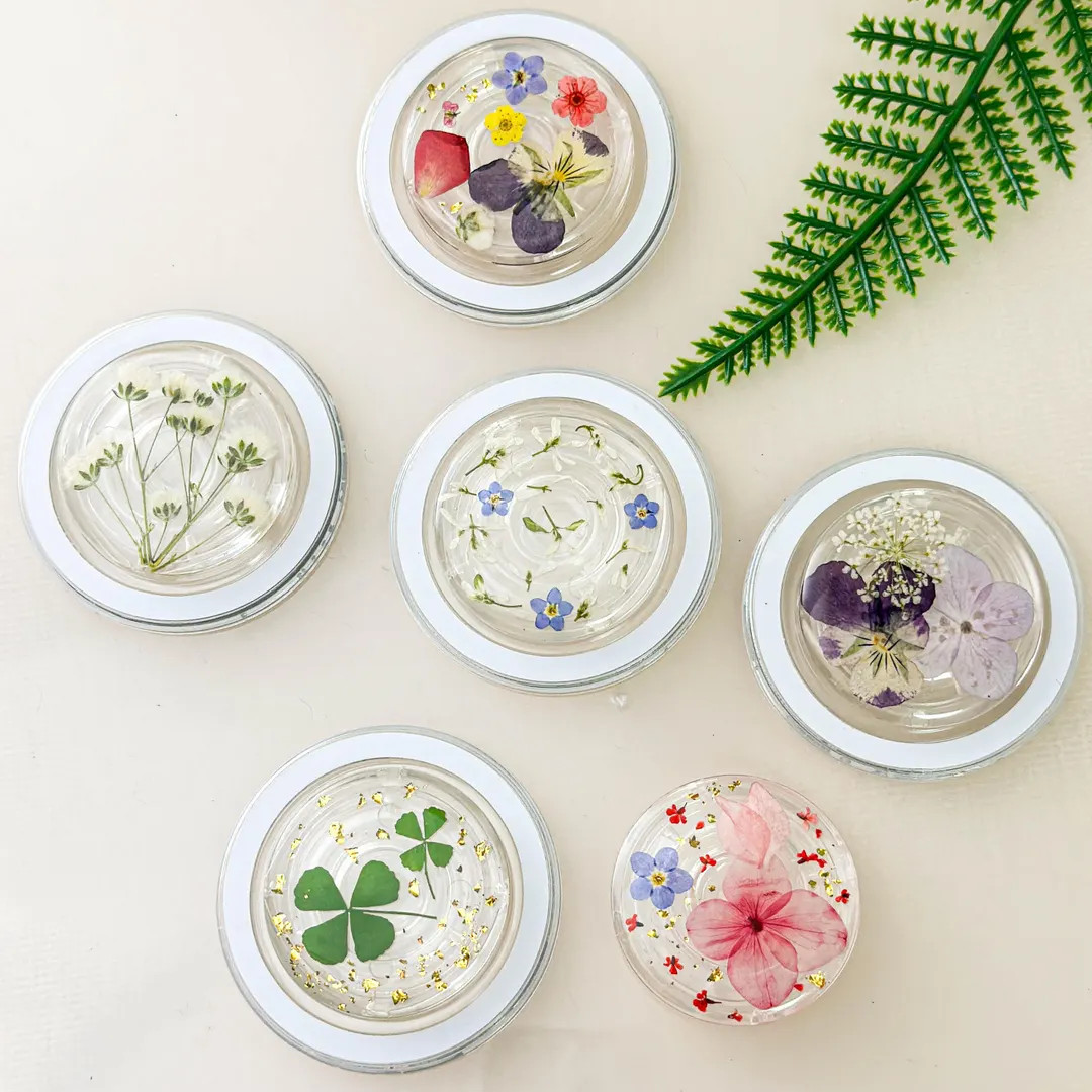 Real Pansy Daisy Flower Handmade Phone Grip, Magnetic Four Leaf Pressed Leaf Phone Grip, Forget M... | Etsy (US)