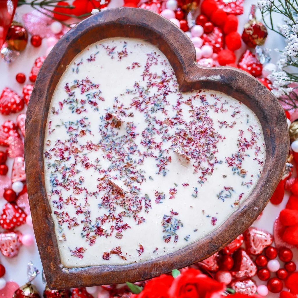 Valentine&#39;s Day Edition Giant Heart | Abandoned Cakes