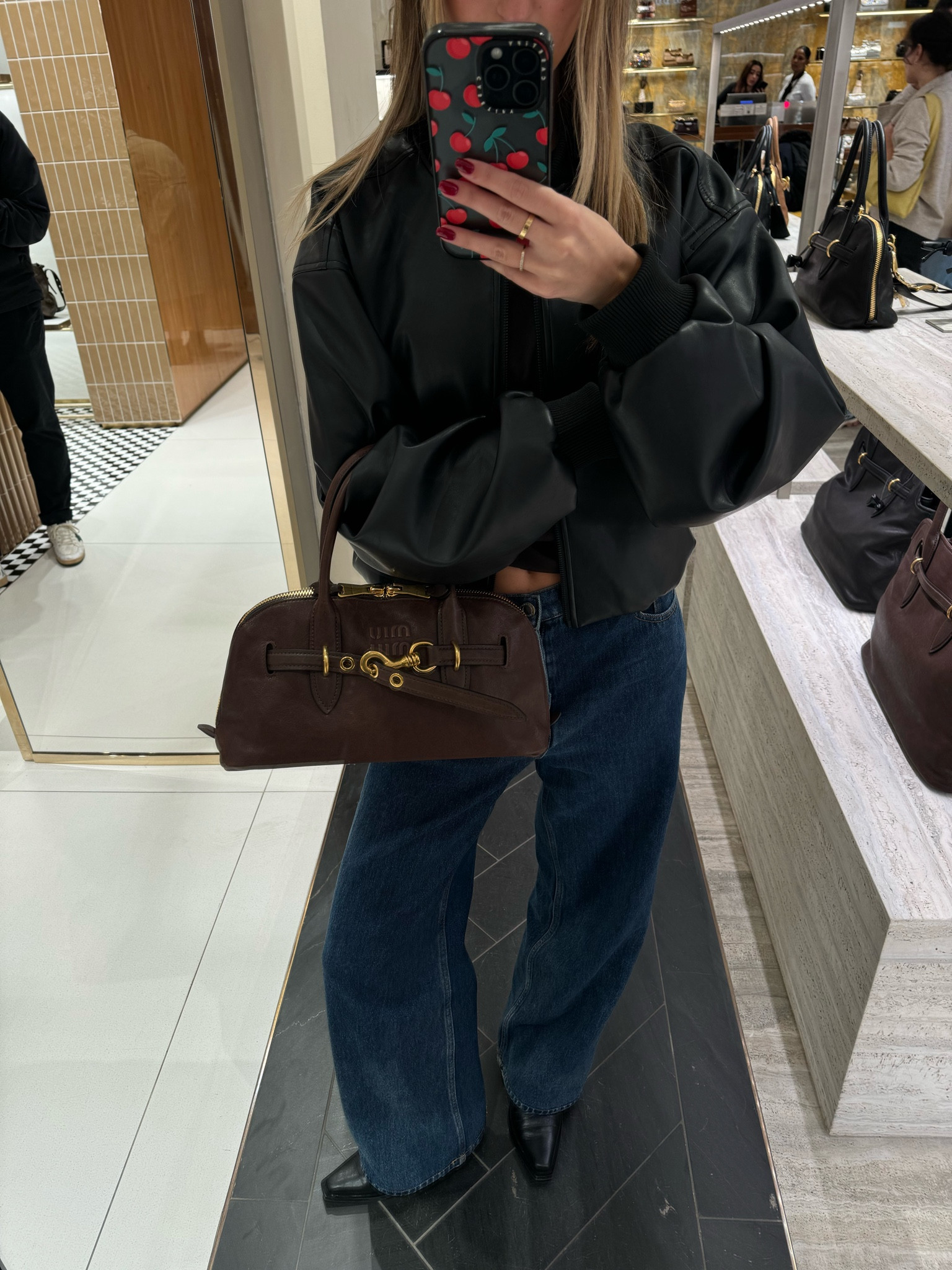 shopping day ootd 
