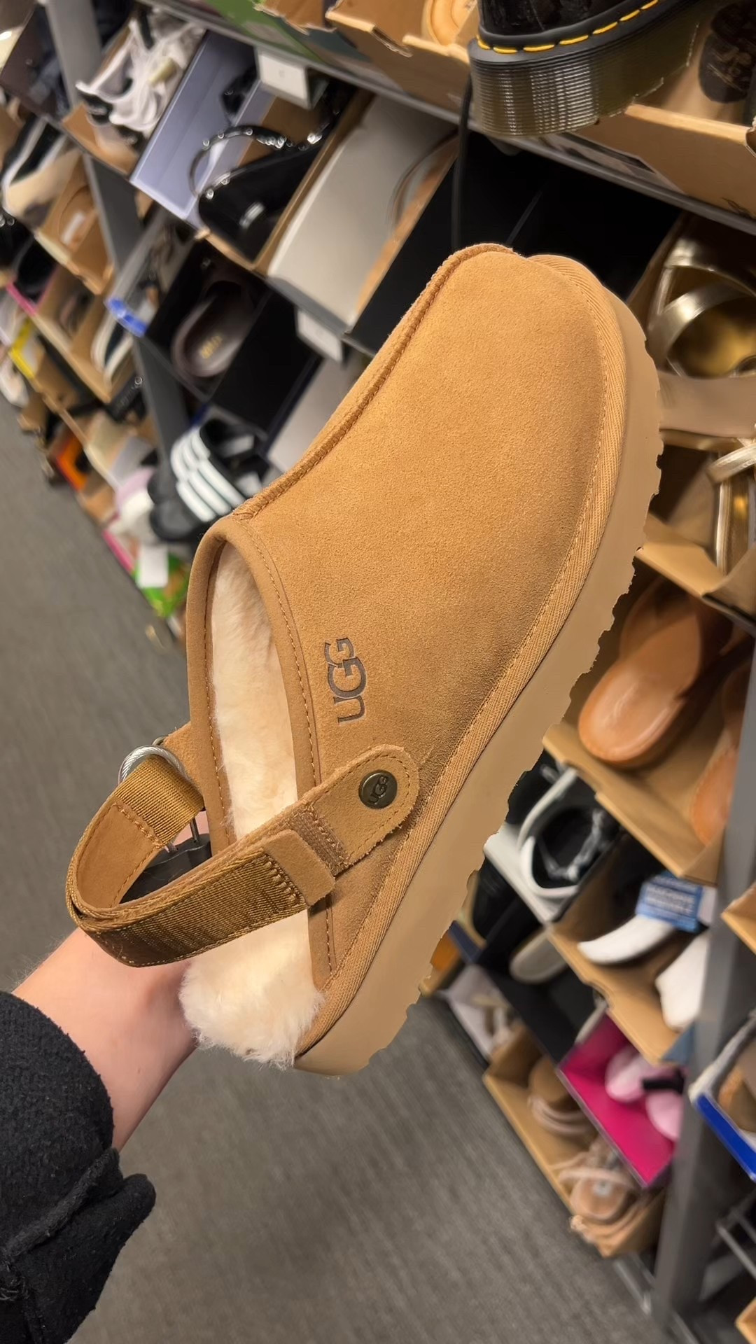 it’s the perfect time to stock up on your ugg slippers for fall - hurry to Nordstrom Rack for a steal🤎


#LTKShoeCrush #LTKFindsUnder100 #LTKSeasonal