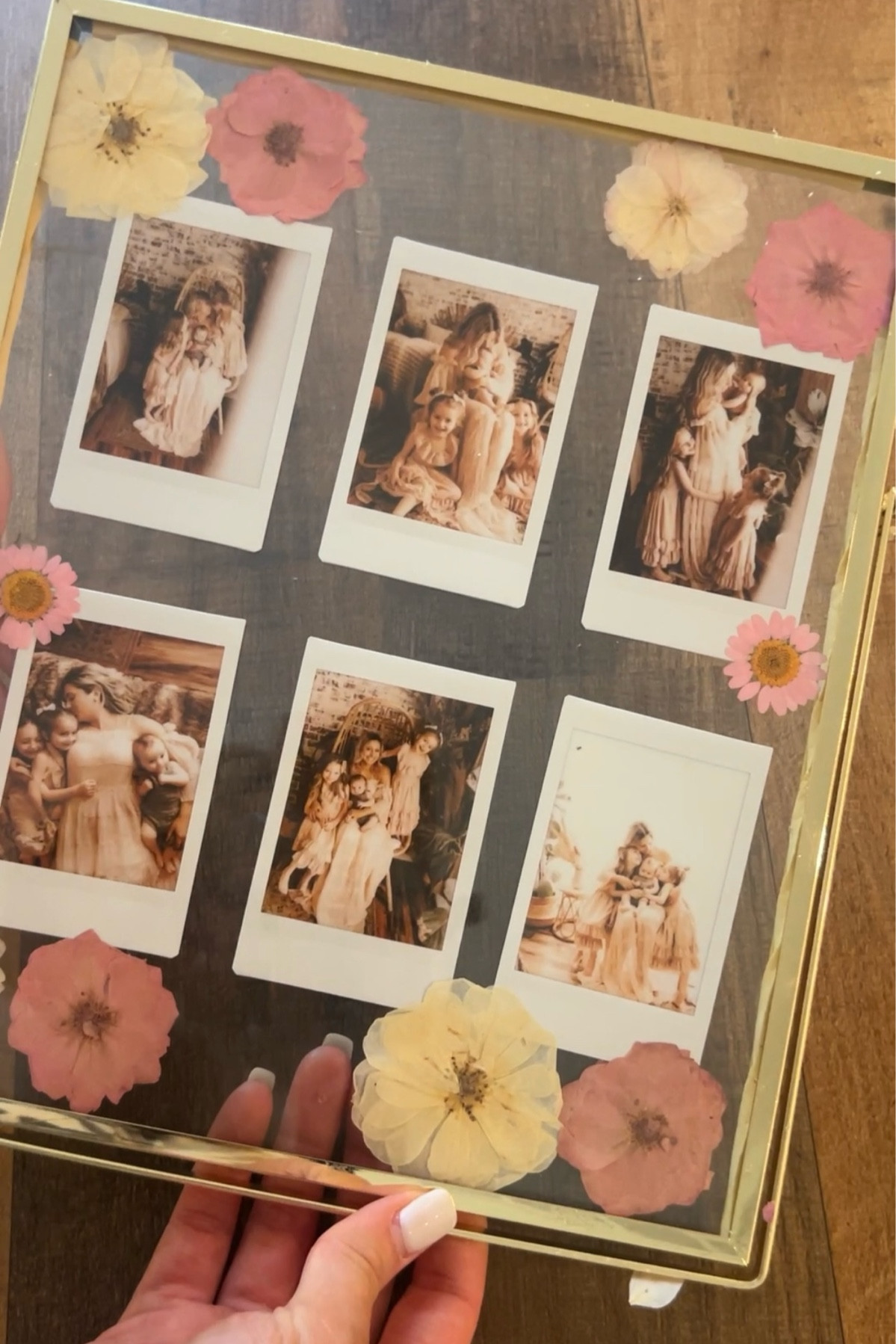 Pressed flower photo frame 
Mother’s Day gift
Polaroid photo frame 
Flower frame 
DIY Mother’s Day gift 
Floral frame 
Gold frame
Floating frame
#mothersday #mothersdaygift #mothersdaygiftidea