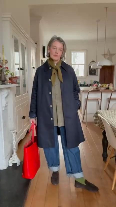 Winter layering 🧦☁️
New jeans! A really comfortable loose fit that are great shape. I’m wearing a 30 waist which is generous/ 31 length. I’m 5ft5. 
Sezane suede jacket size Large 
Coat size 12


Trench coat, car coat, wool scarf, triangle scarf, jeans, denim, shacket, suede, winter outfit, winter style

#LTKuk #LTKjeans #LTKwinter