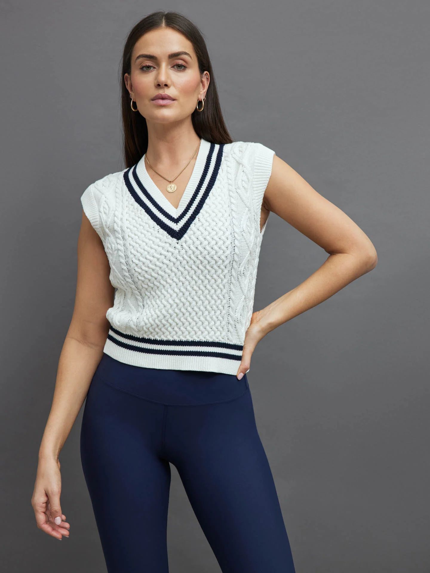 STRIPED CROPPED SWEATER VEST - IVORY W/ NAVY | Carbon38