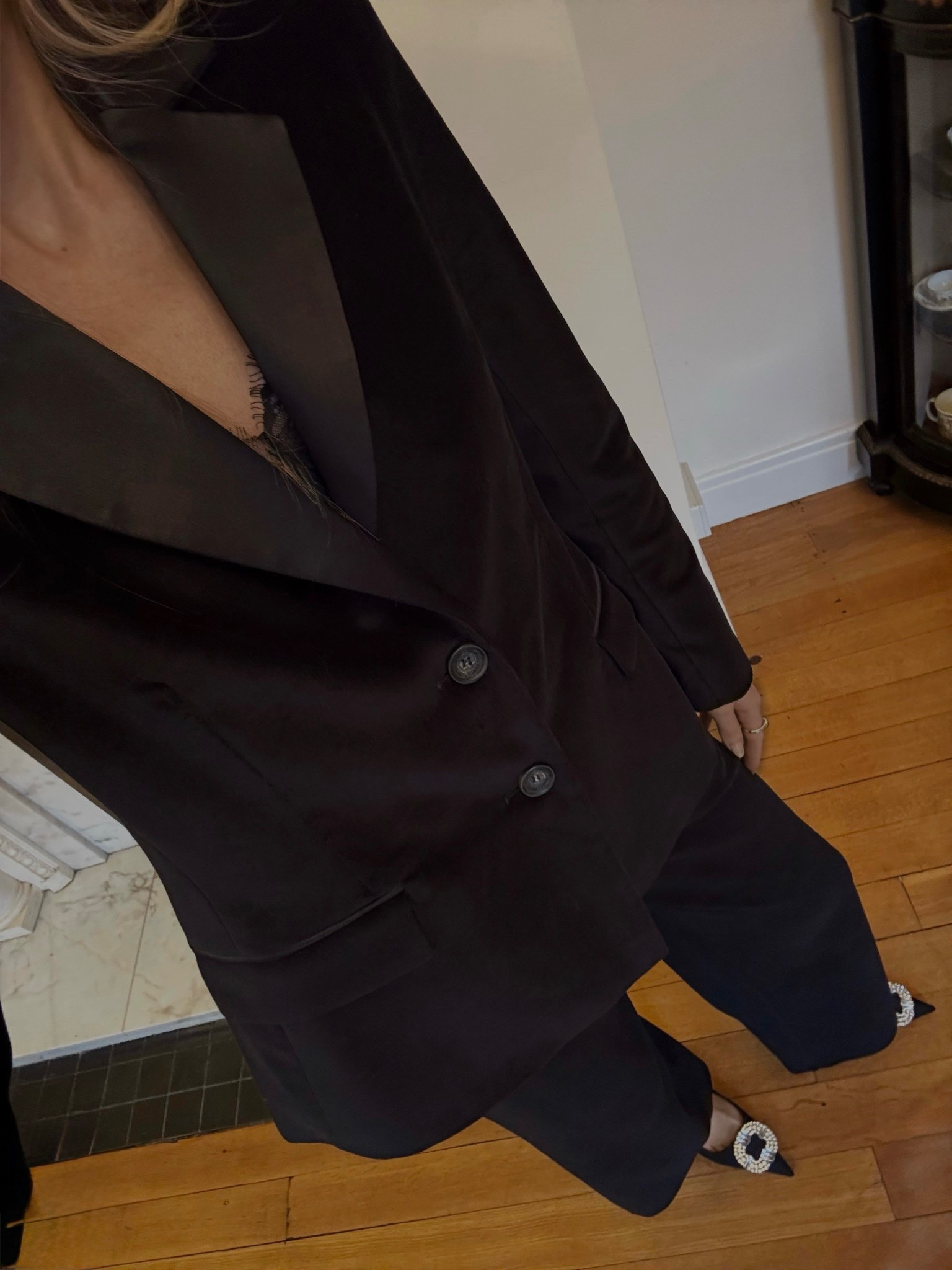 Saint & Sofia velvet blazer & trousers & lace cami top 

#LTKwinter #LTKfestive #LTKstyletip